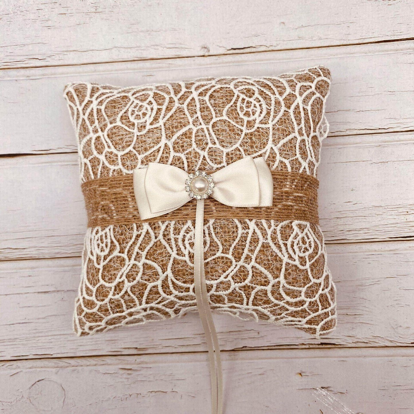 Pearl bow ring pillow 618992788031 - COCOMELODY