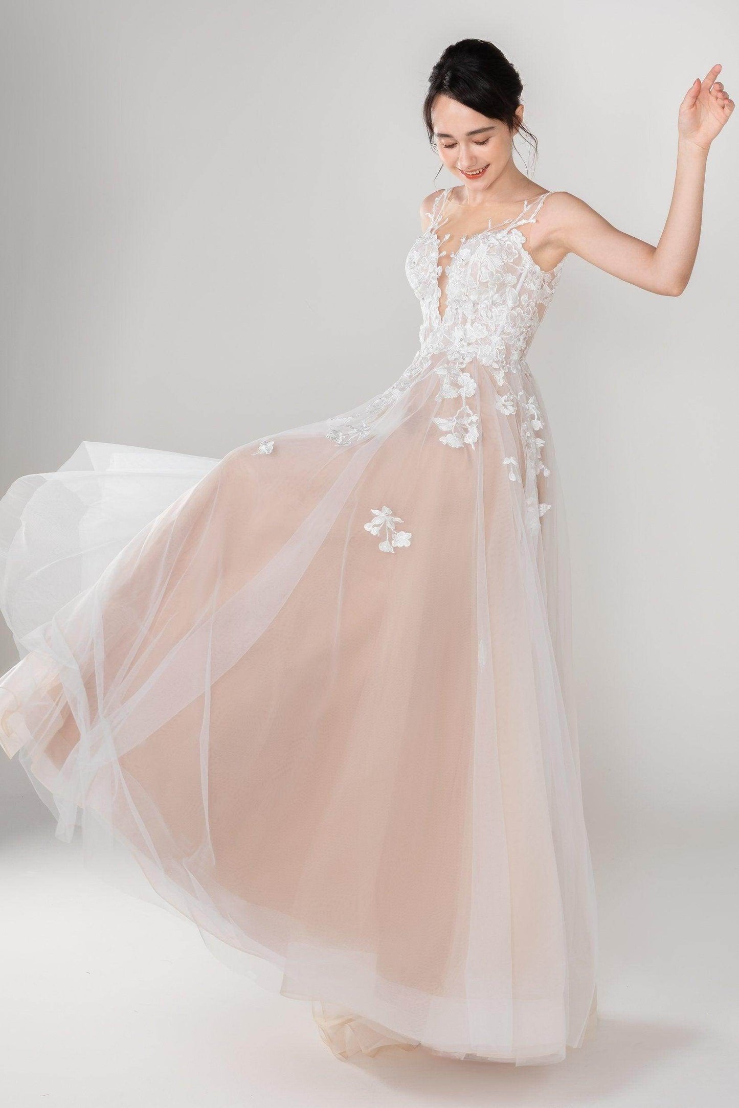 A-Line Sweep-Brush Train Tulle Lace Wedding Dress CW2534 - COCOMELODY