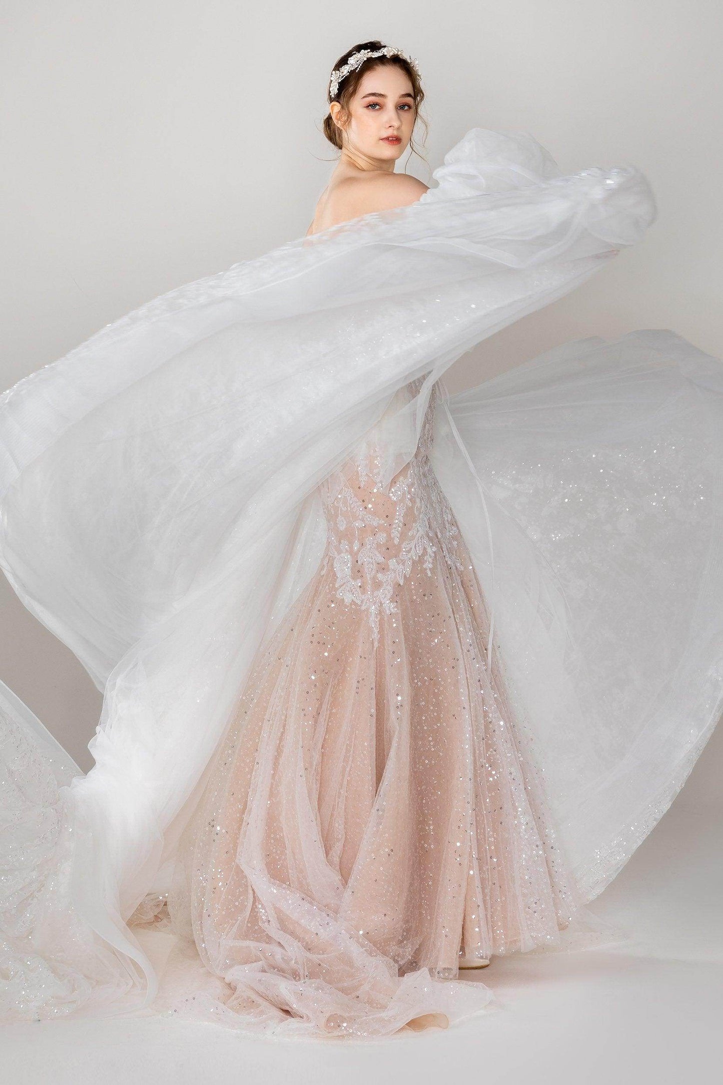 Trumpet-Mermaid Chapel Train Lace Wedding Dress CW2493 - COCOMELODY