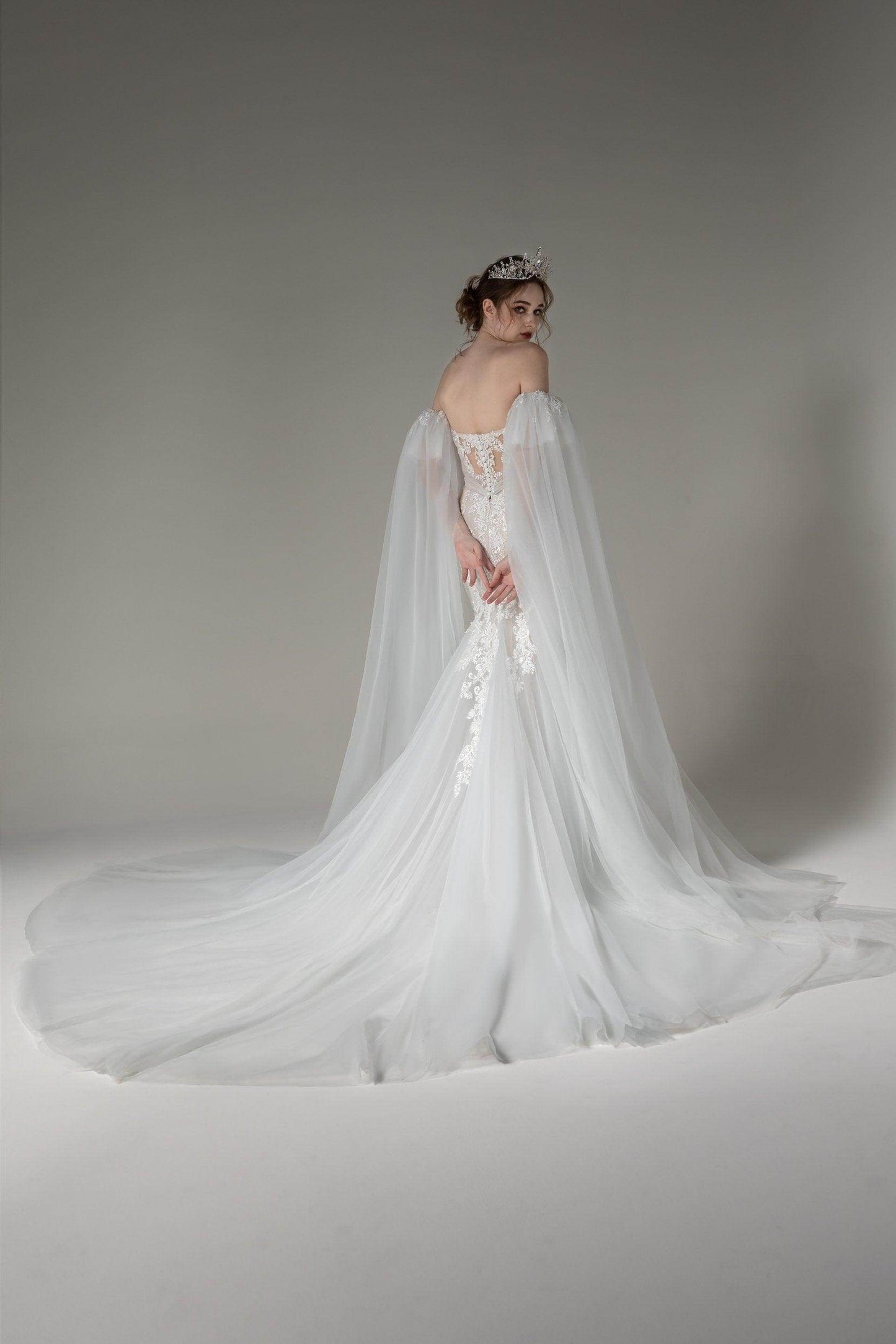 Trumpet-Mermaid Cathedral Train Tulle Wedding Dress CW2505 - COCOMELODY