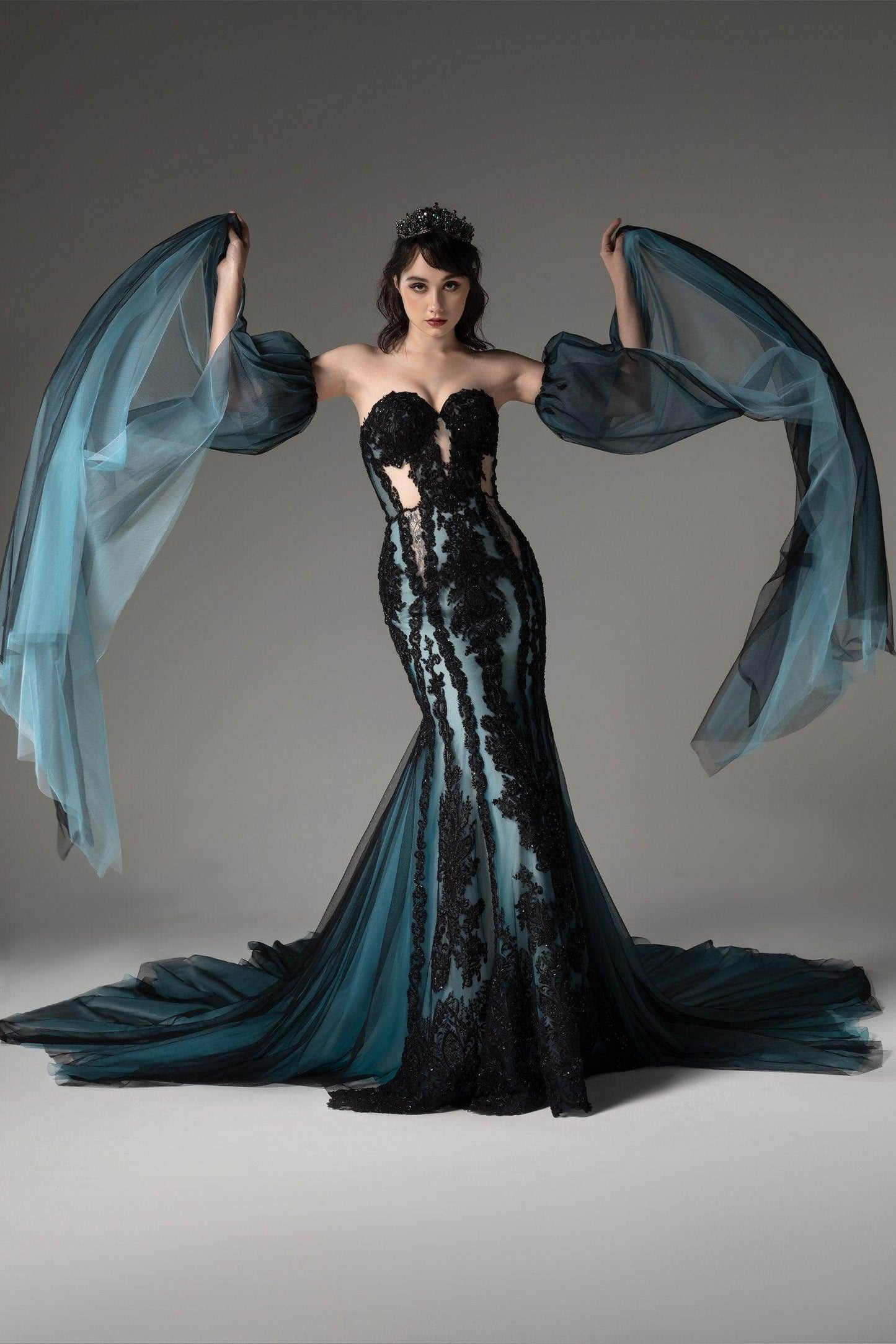 Trumpet-Mermaid Cathedral Train Tulle Wedding Dress CW2504 - COCOMELODY