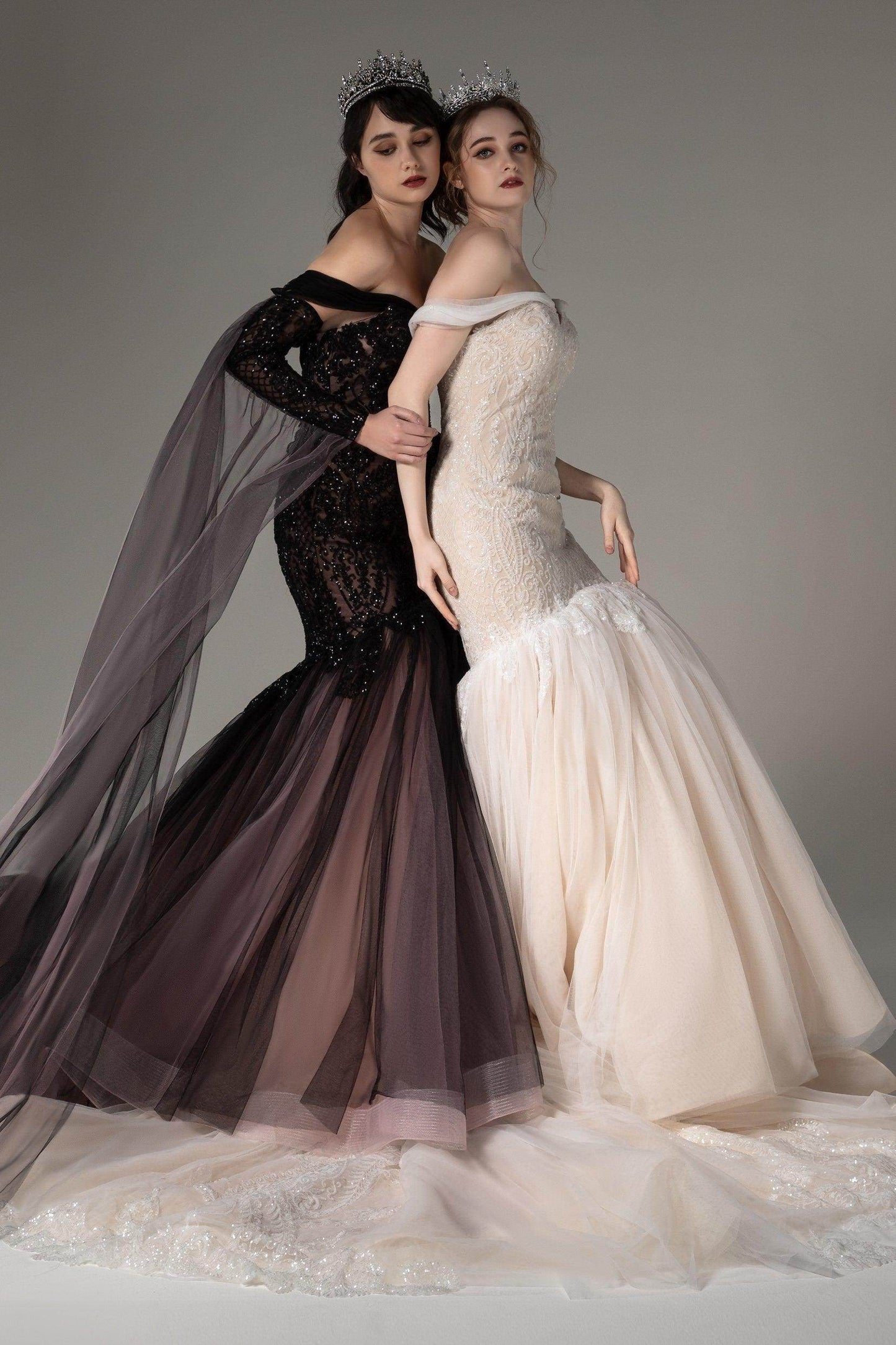 Trumpet-Mermaid Chapel Train Sequined Lace Wedding Dress CW2509 - COCOMELODY