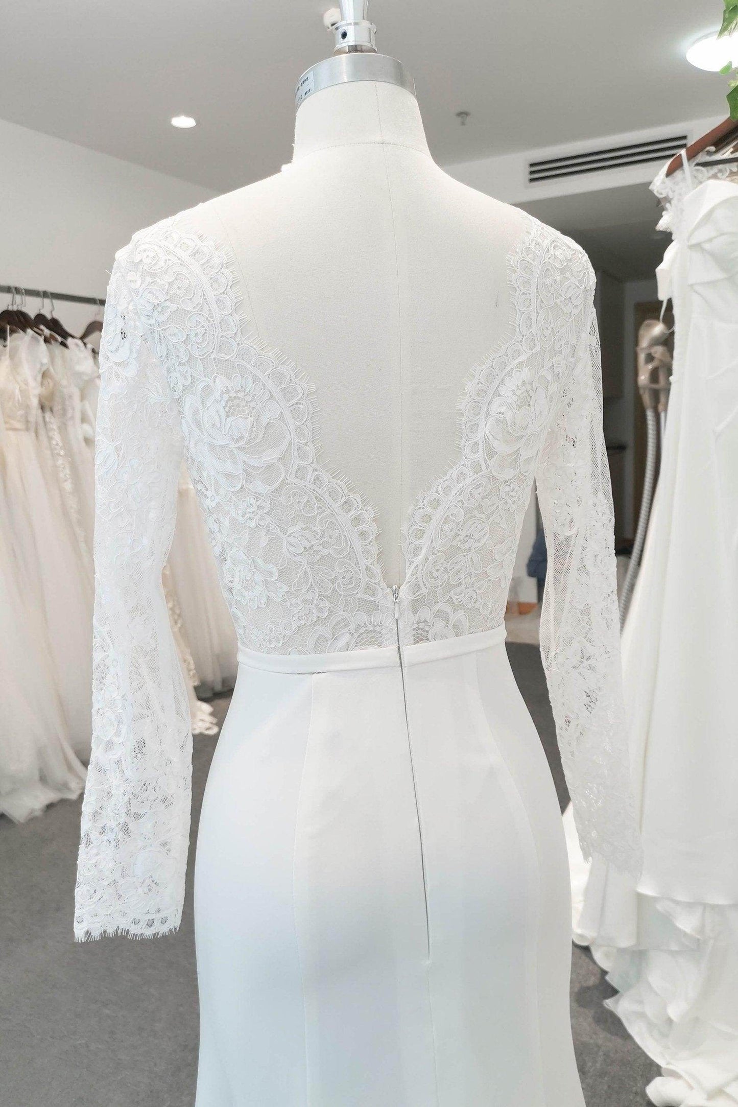 Trumpet Sweep-Brush Train Lace Elastic Cloth Wedding Dress CW2746 - COCOMELODY