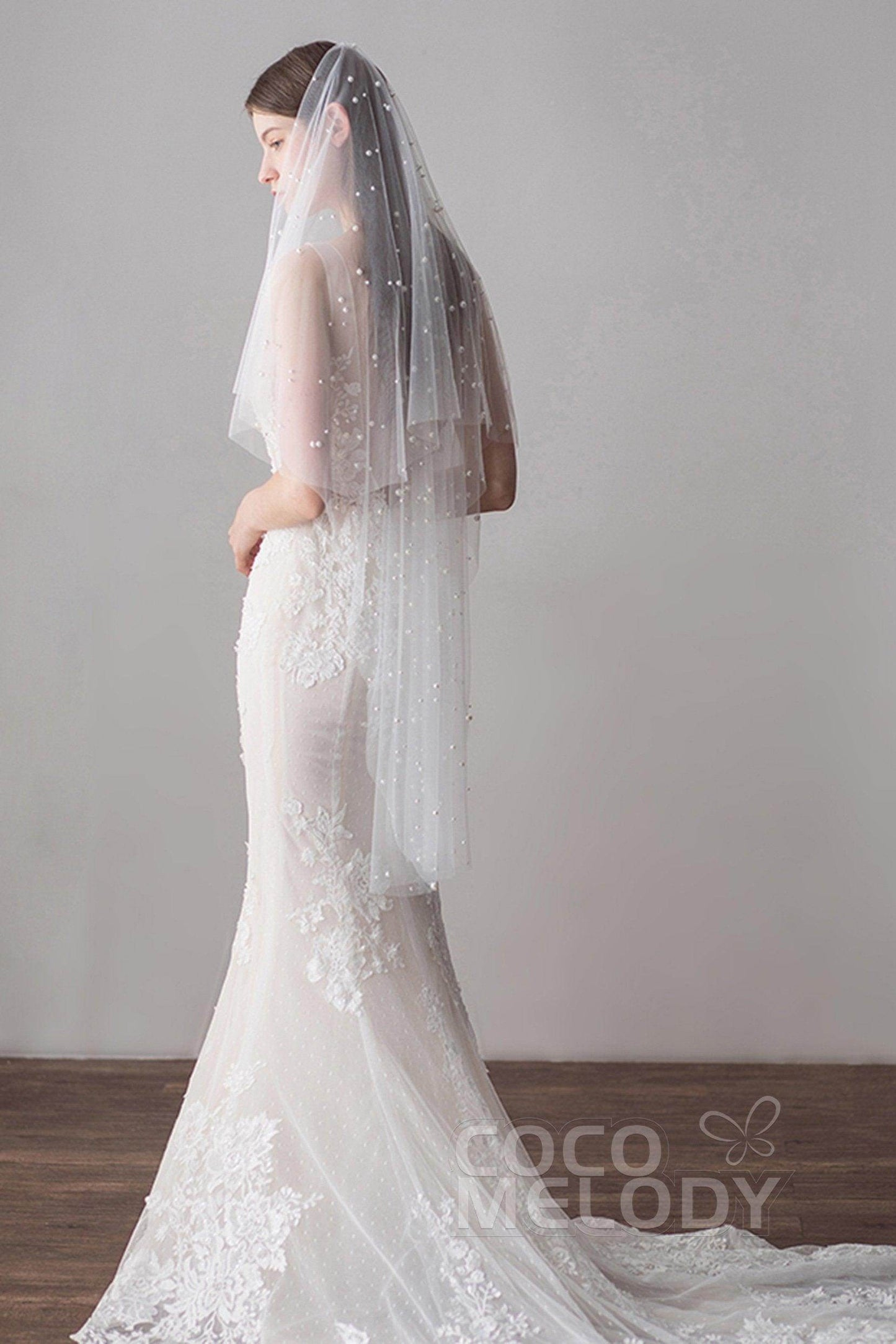 Classic One-tier Cut Edge Hip Veils with Pearls AV18023 - COCOMELODY