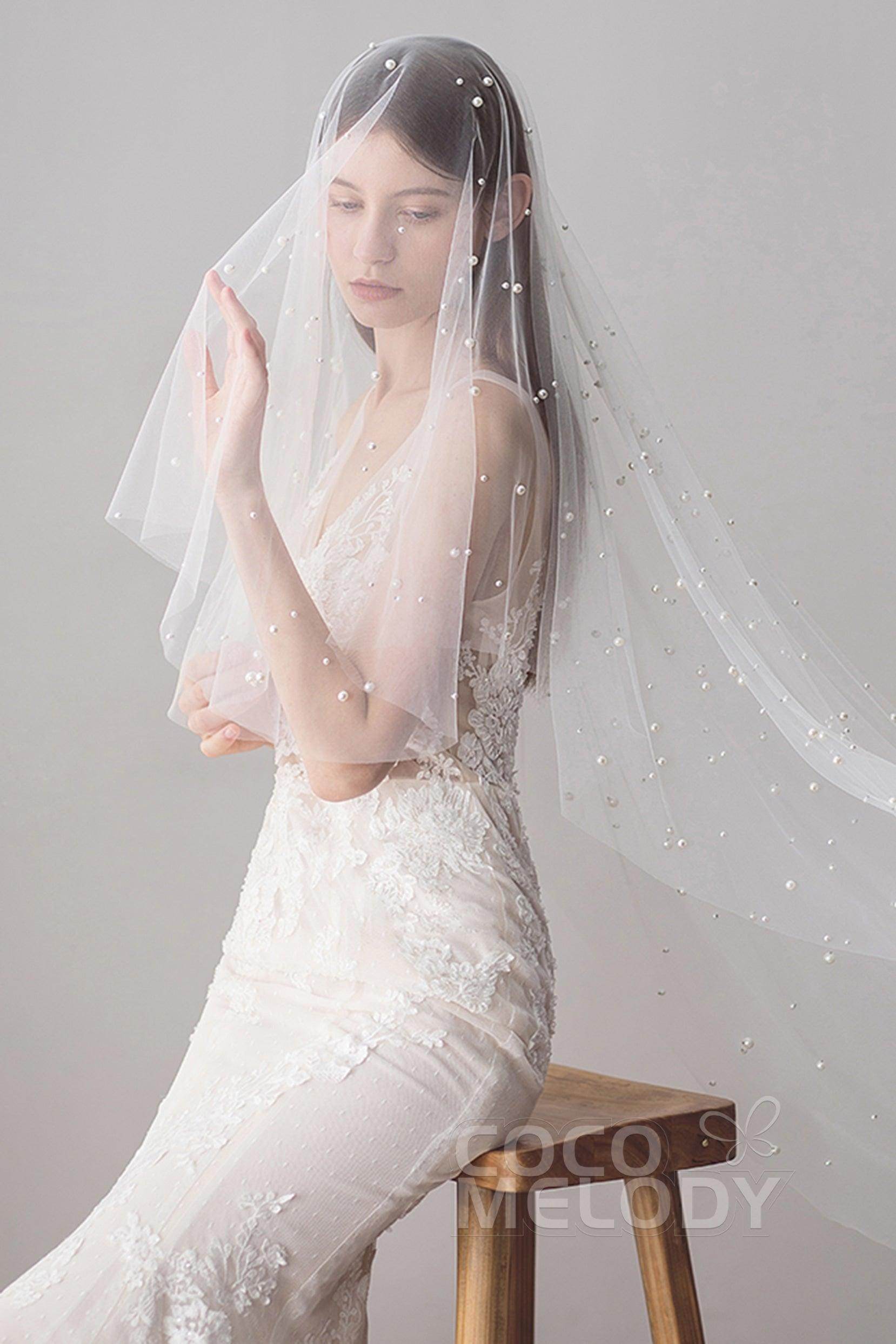 Classic One-tier Cut Edge Hip Veils with Pearls AV18023 - COCOMELODY