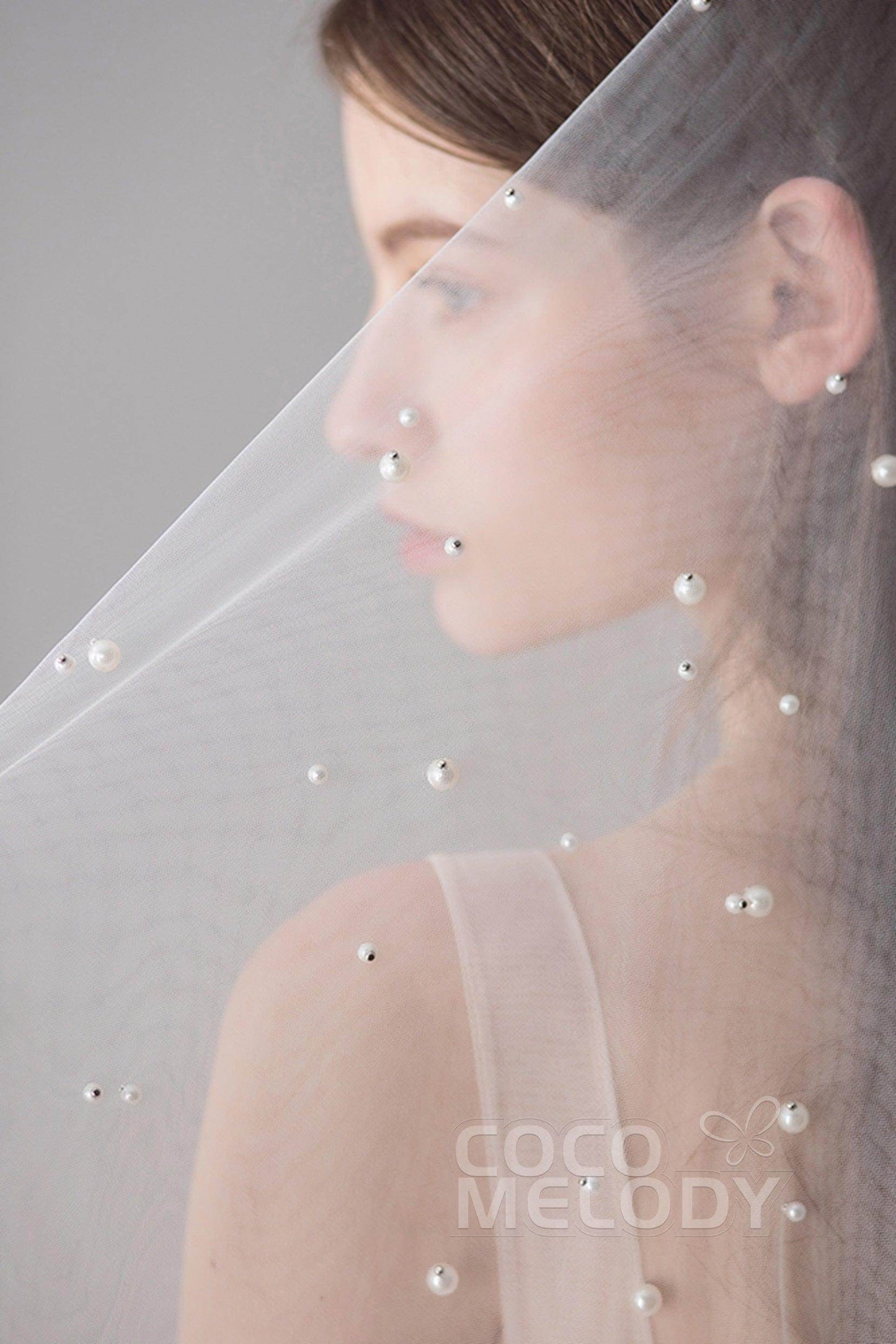 Classic One-tier Cut Edge Hip Veils with Pearls AV18023 - COCOMELODY