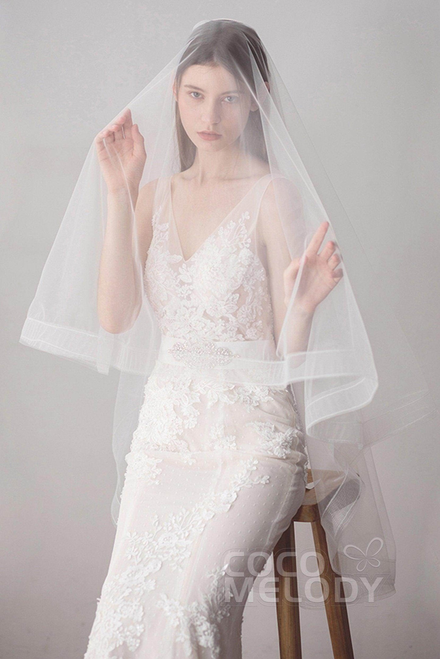 Elegant Two-tier Tulle Hip Veils AV18025 - COCOMELODY