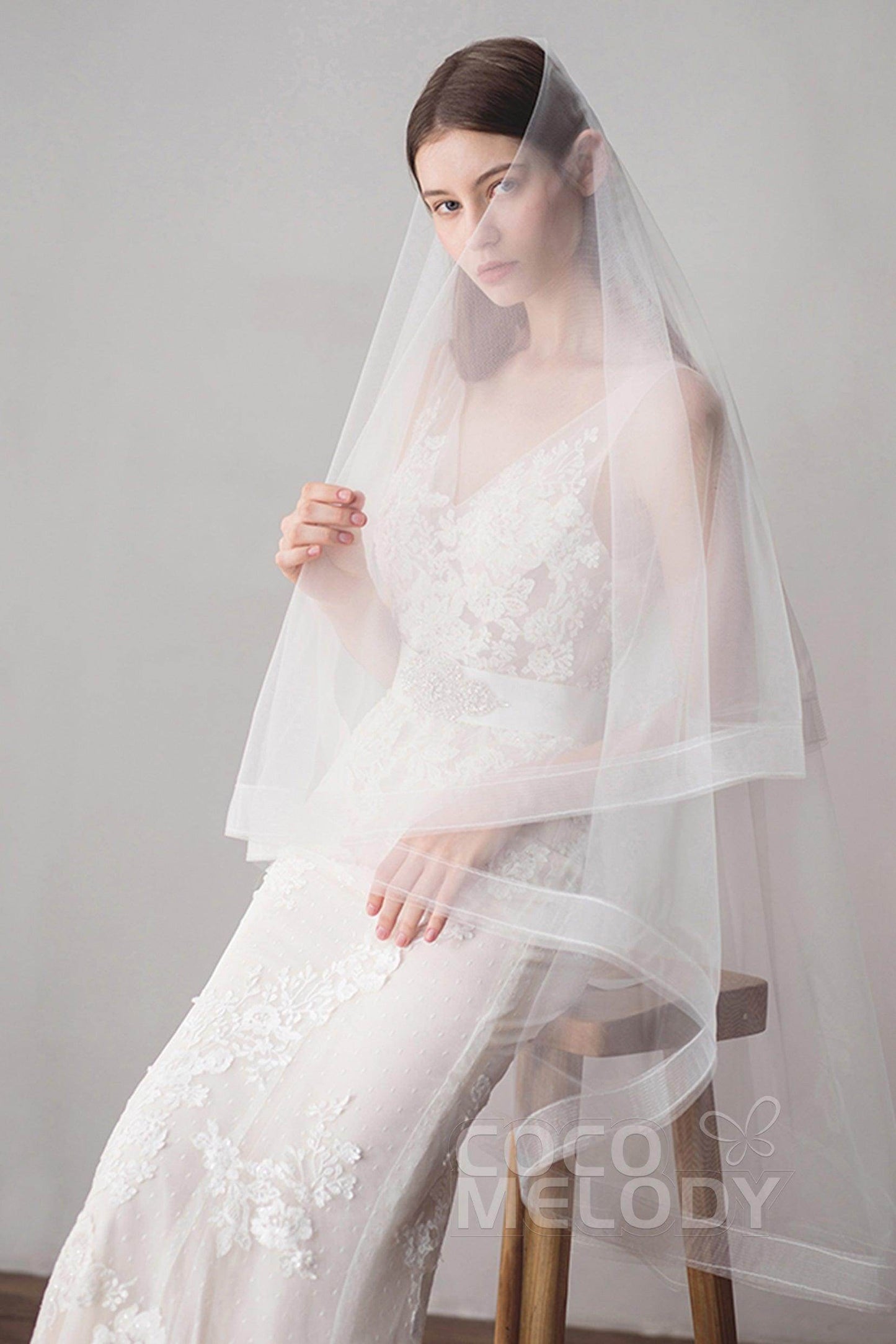 Elegant Two-tier Tulle Hip Veils AV18025 - COCOMELODY