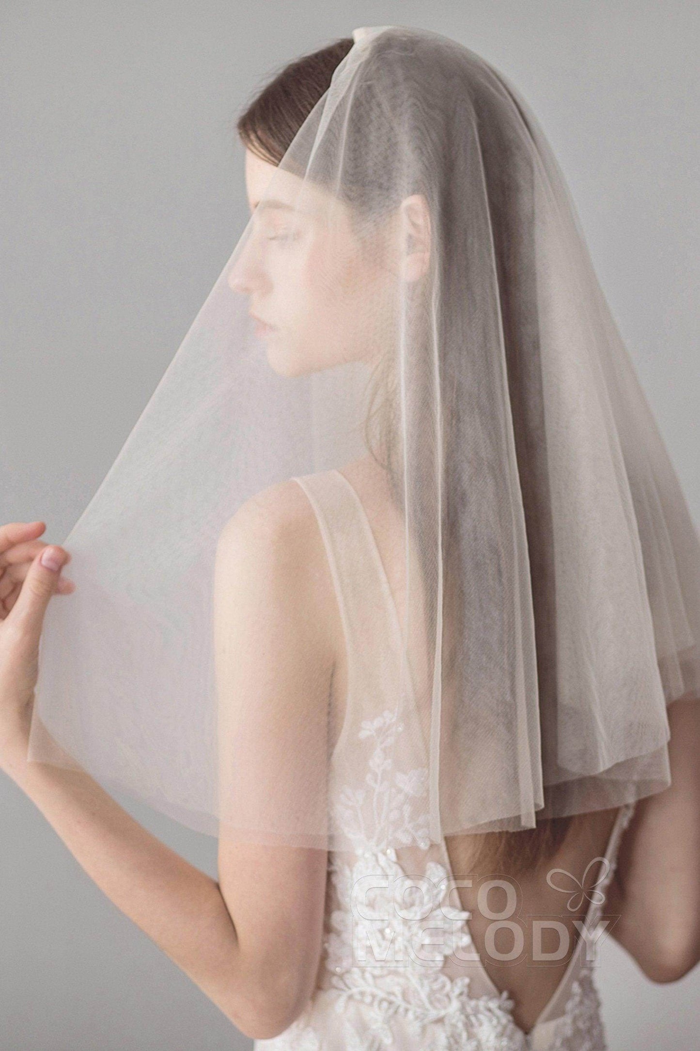 Elegant Two-tier Cut Edge Tulle Elbow Veils AV18035 - COCOMELODY