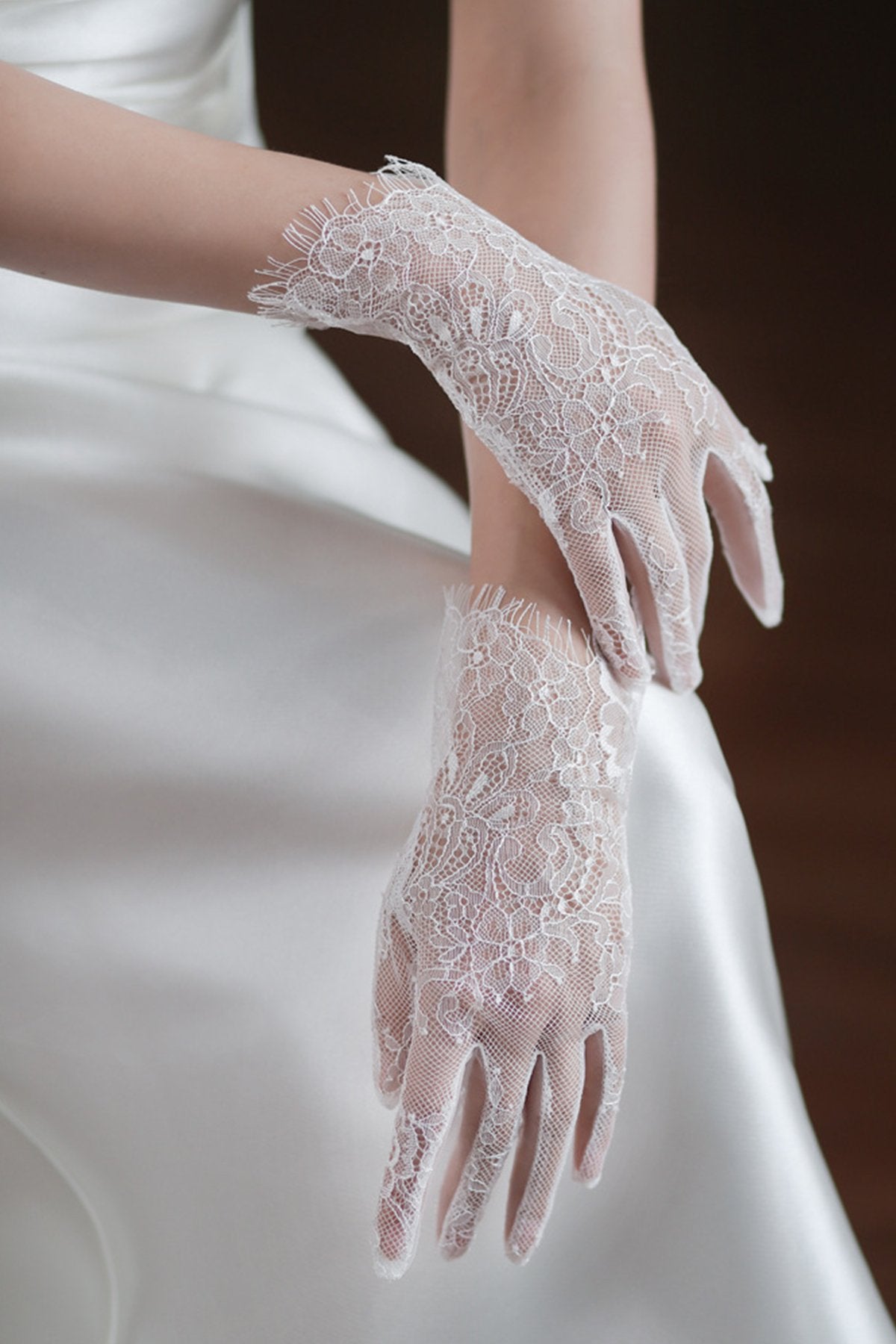 Fingertips Wrist Length Lace Wedding Gloves CD0103