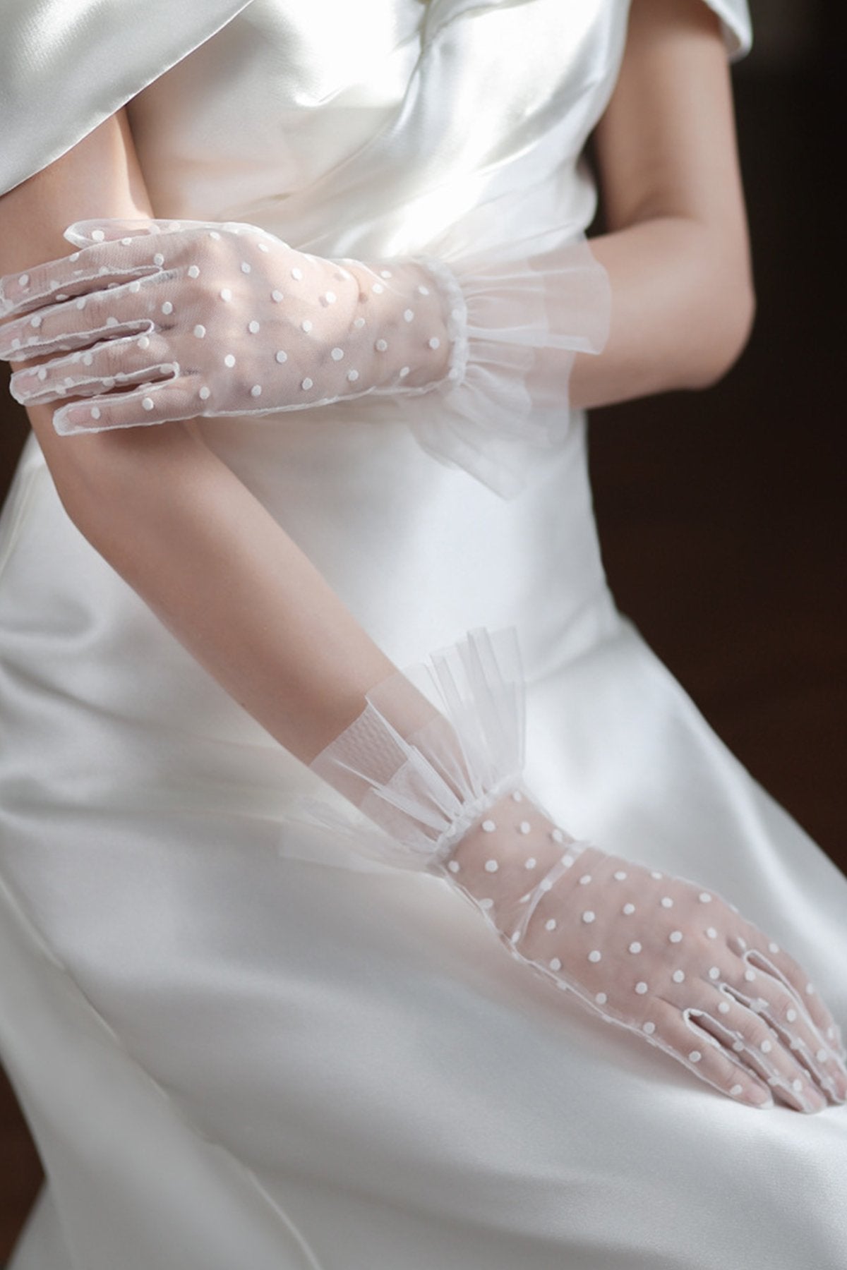 Fingertips Wrist Length Tulle Wedding Gloves CD0104