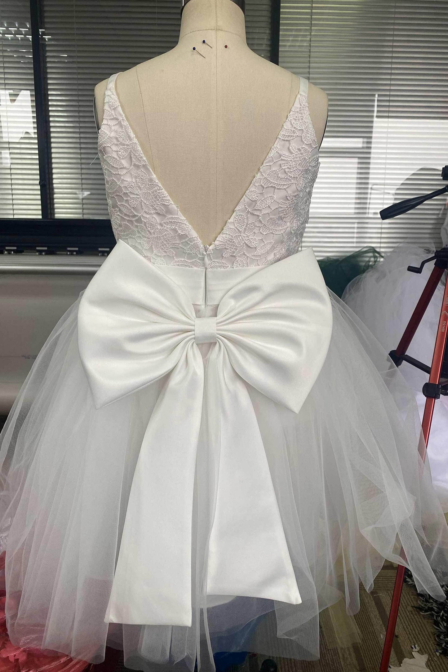 A-Line Knee Length Tulle Lace Flower Girl Dress CF0273 - COCOMELODY