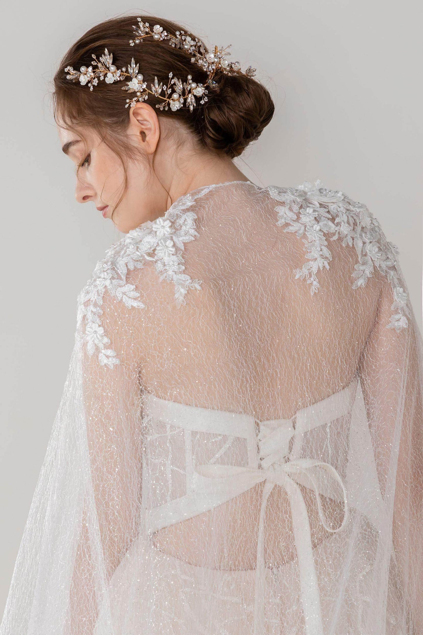 Elegant Tulle Wedding Wrap with Appliques CJ0093 - COCOMELODY