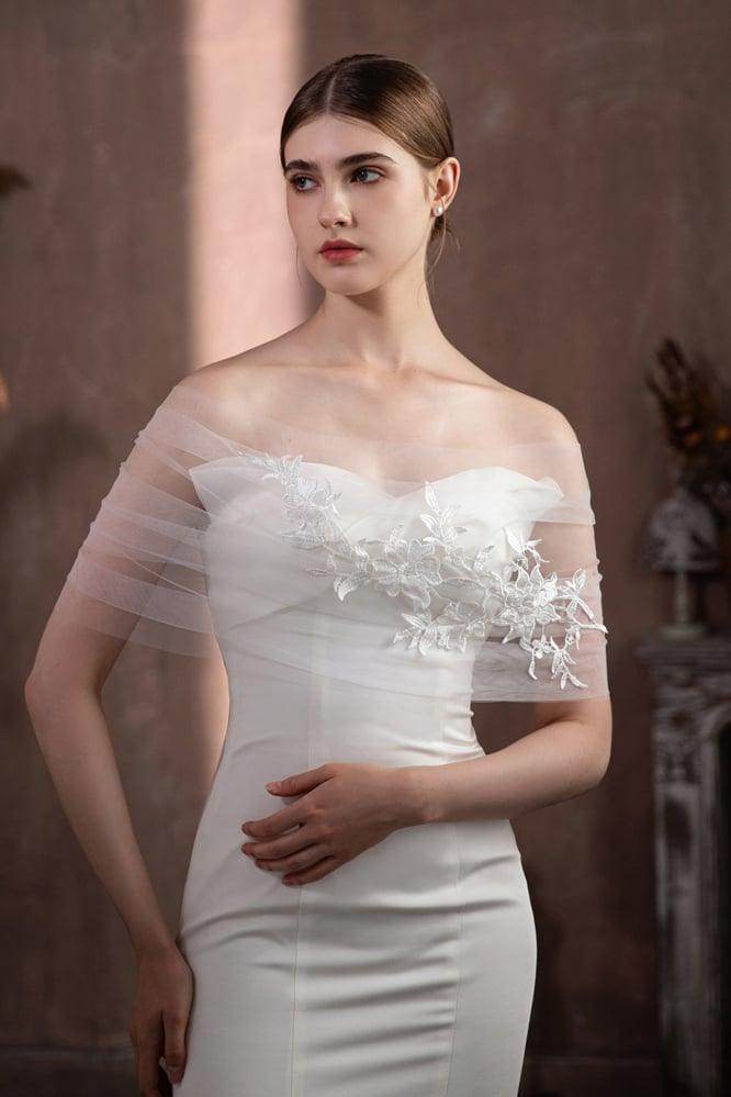 Tulle Shawl with Appliques Lace COCOMELODY CJ0118 Tulle Shawl with Appliques Lace COCOMELODY CJ0118