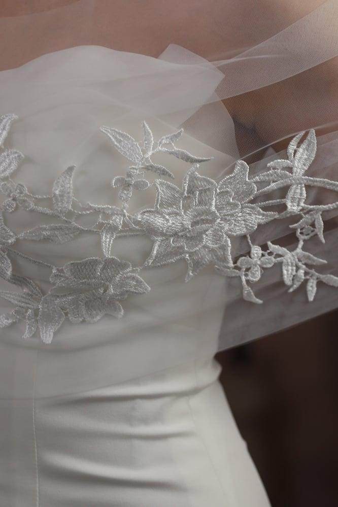 Tulle Shawl with Appliques Lace CJ0118 - COCOMELODY