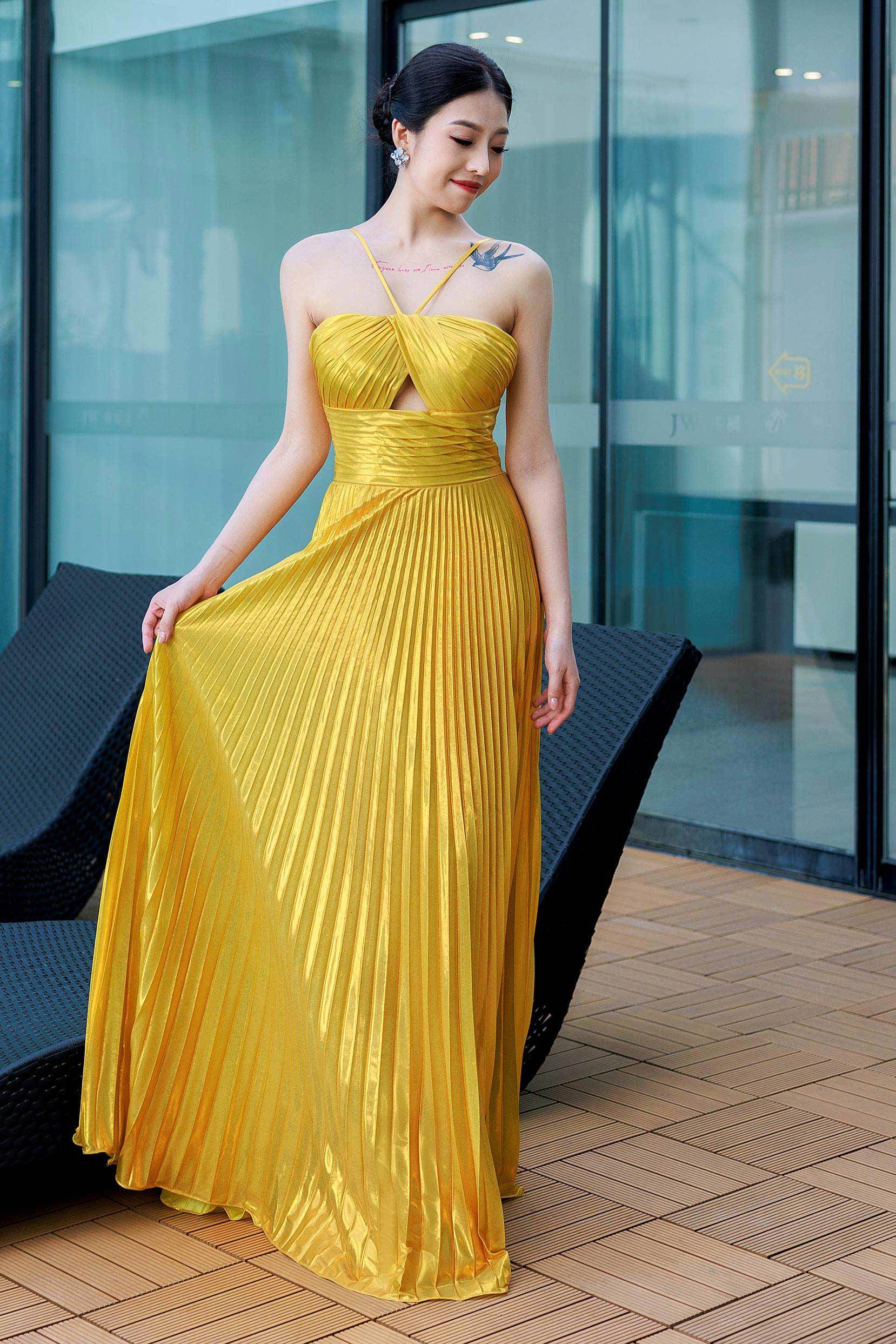 thumbnail image 2 of V Neck Half Sleeve A-line Prom Dress 2 of 10