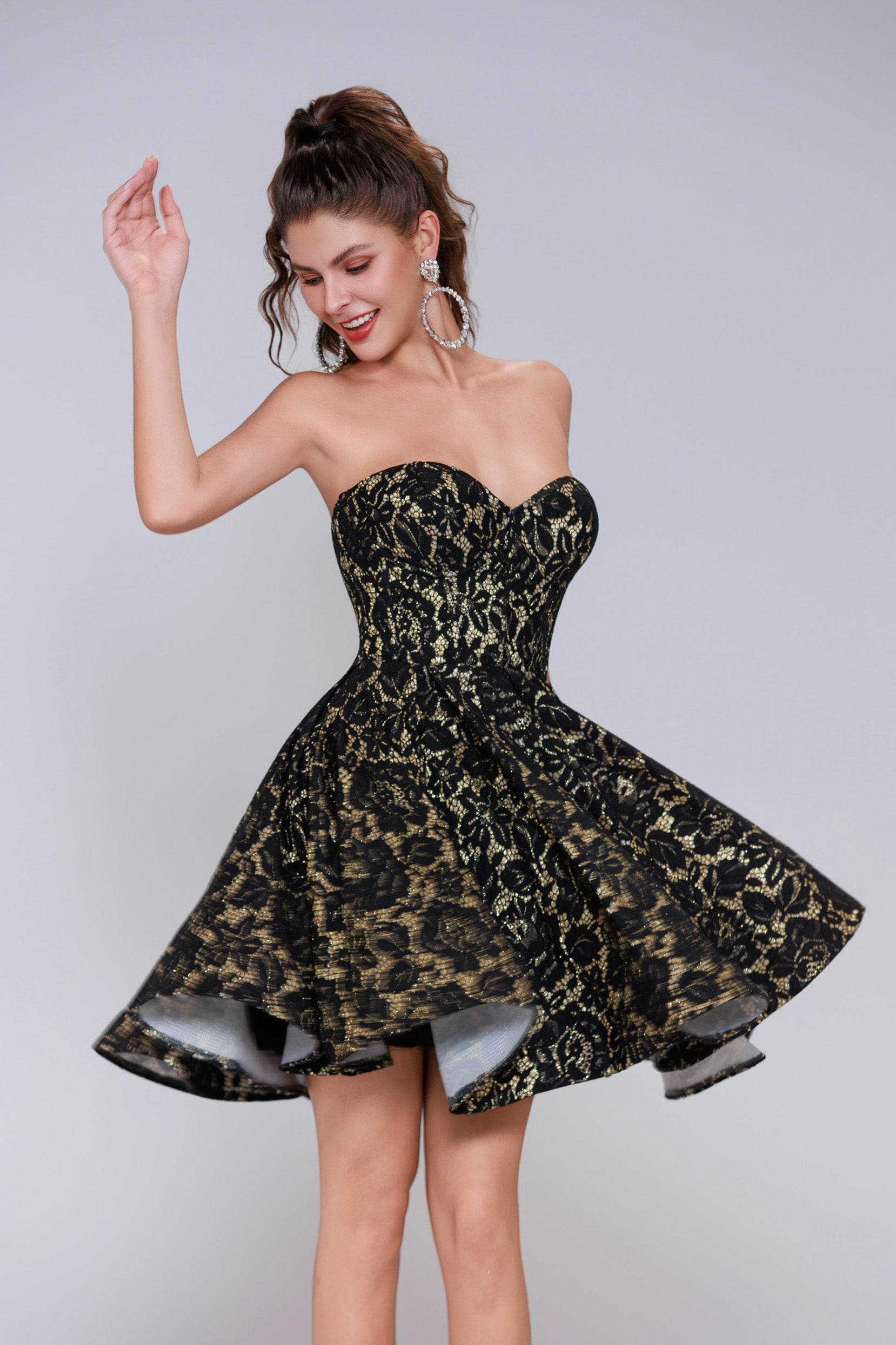 A-Line Mini Lace Homecoming Dress COCOMELODY CS0947 A-Line Mini Lace Homecoming Dress COCOMELODY CS0947