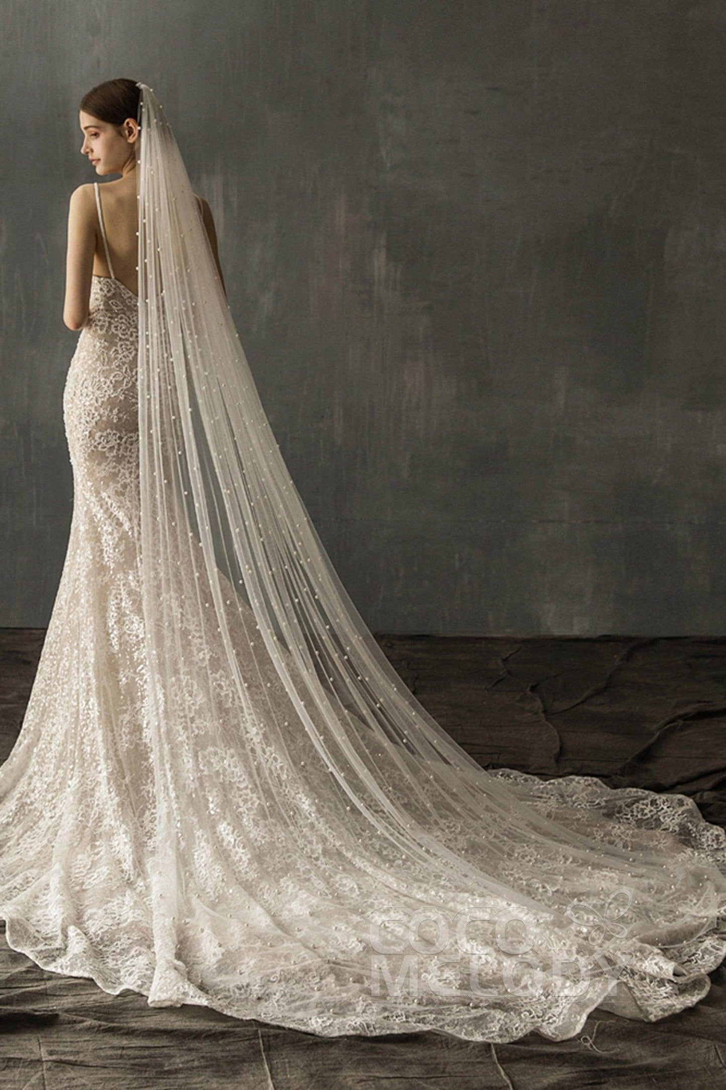 Elegant One-tier Cut Edge Tulle Chapel Veils Pearls CV0199 - COCOMELODY