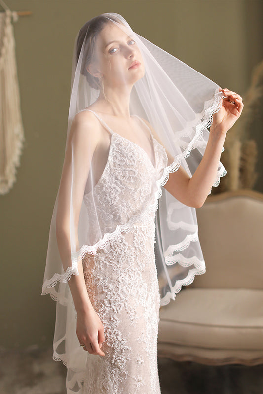 Two-tier Lace Edge Tulle Hip Veils with Appliques CV0261