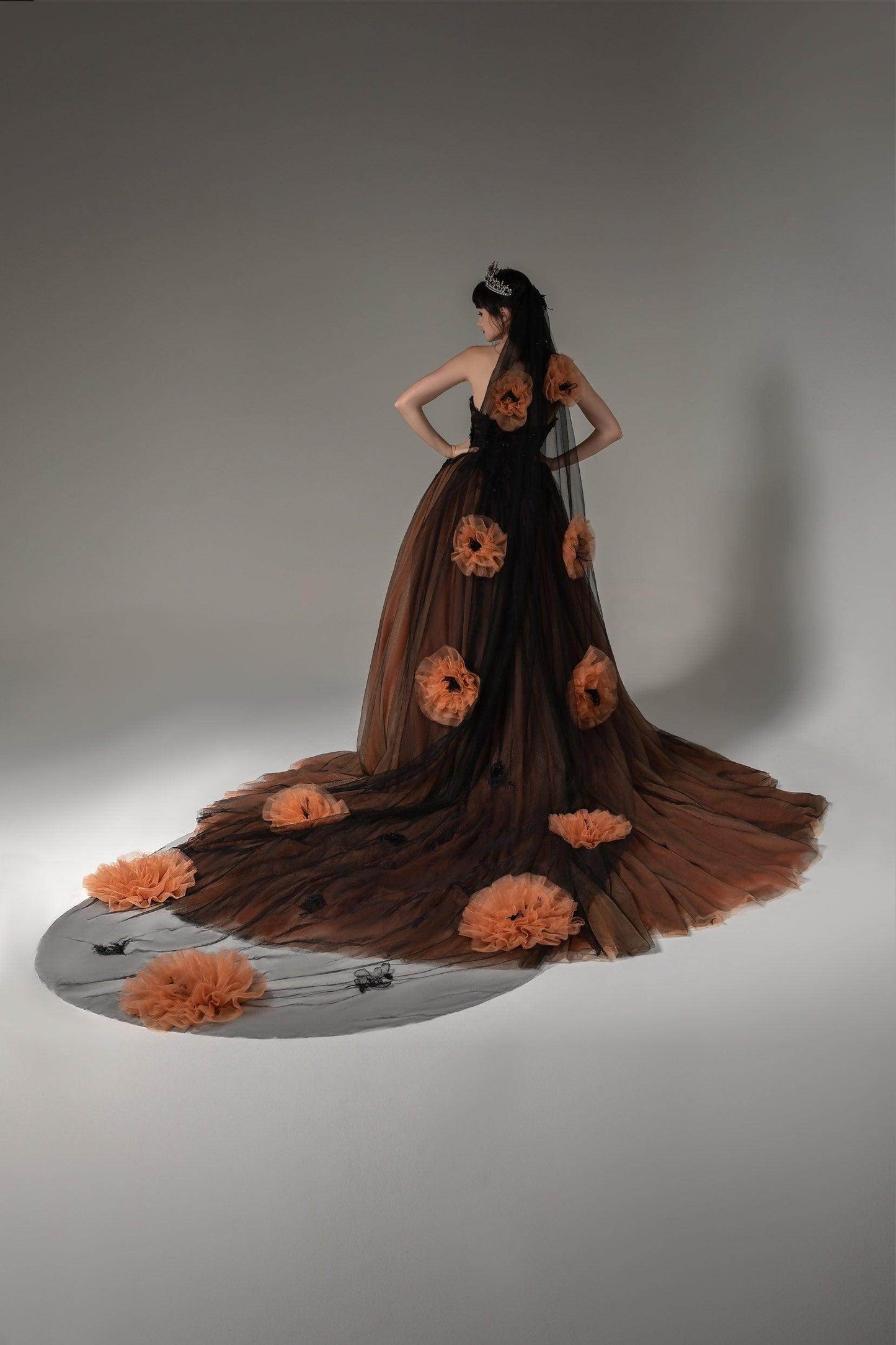 One-tier Cut Edge Tulle Chapel Veils with Appliques Beading CV0275 - COCOMELODY