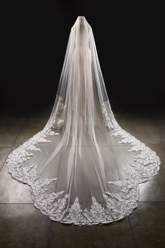 One-tier Lace Edge Tulle Lace Cathedral Veils with Appliques CV0285