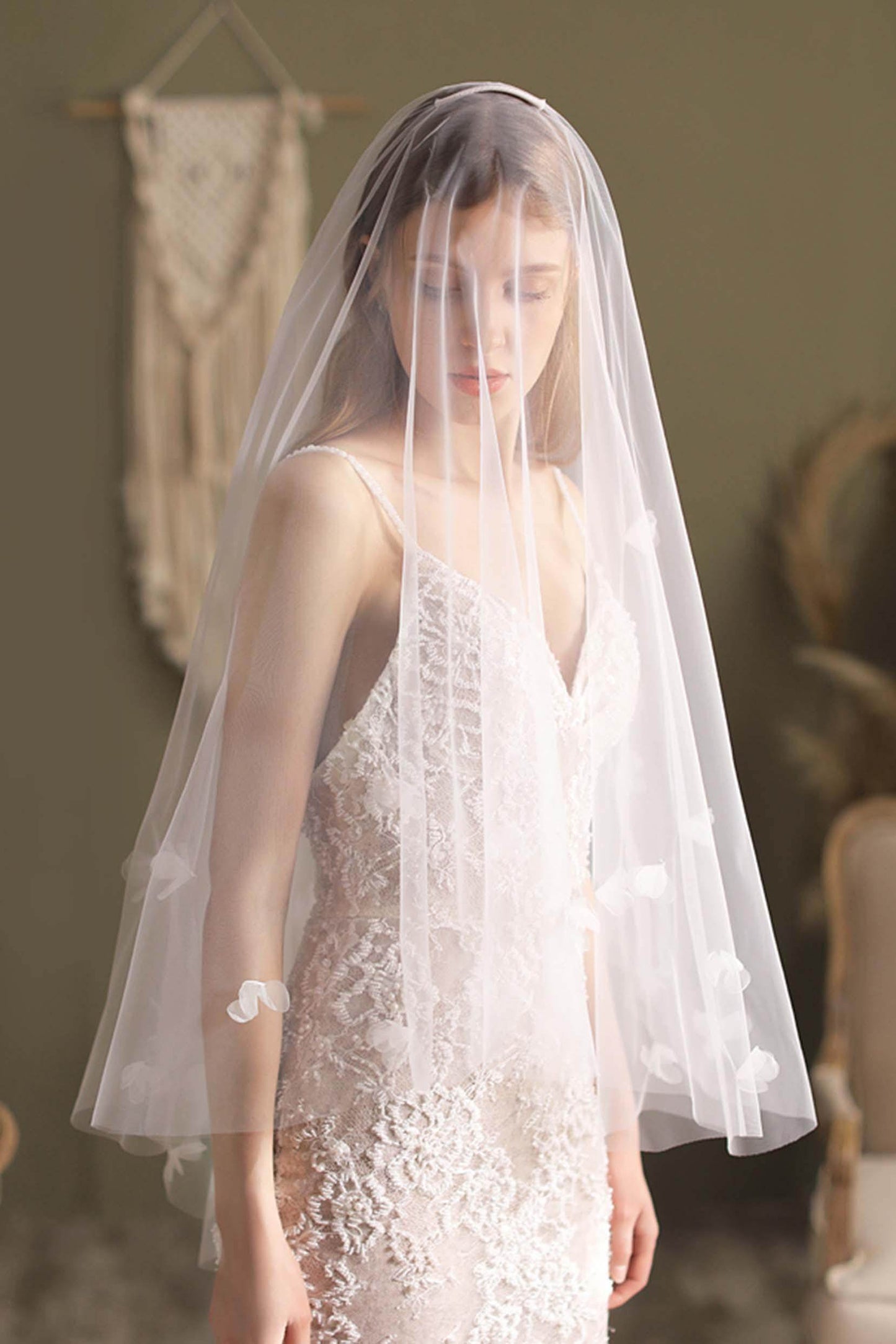 One-tier Cut Edge Tulle Waist Veils with Flower CV0299 - COCOMELODY