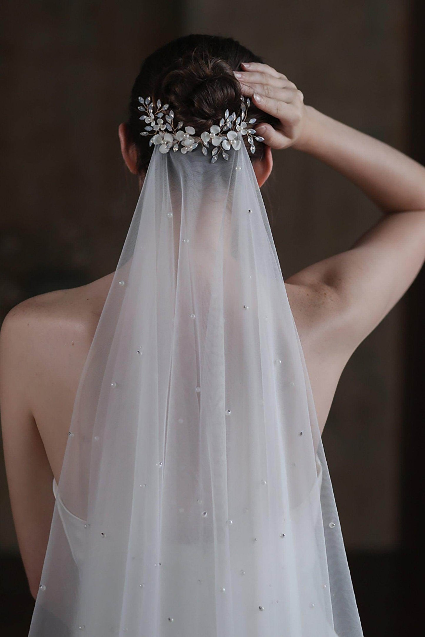 Two-tier Cut Edge Tulle Hip Veils with Appliques Beading CV0305 - COCOMELODY