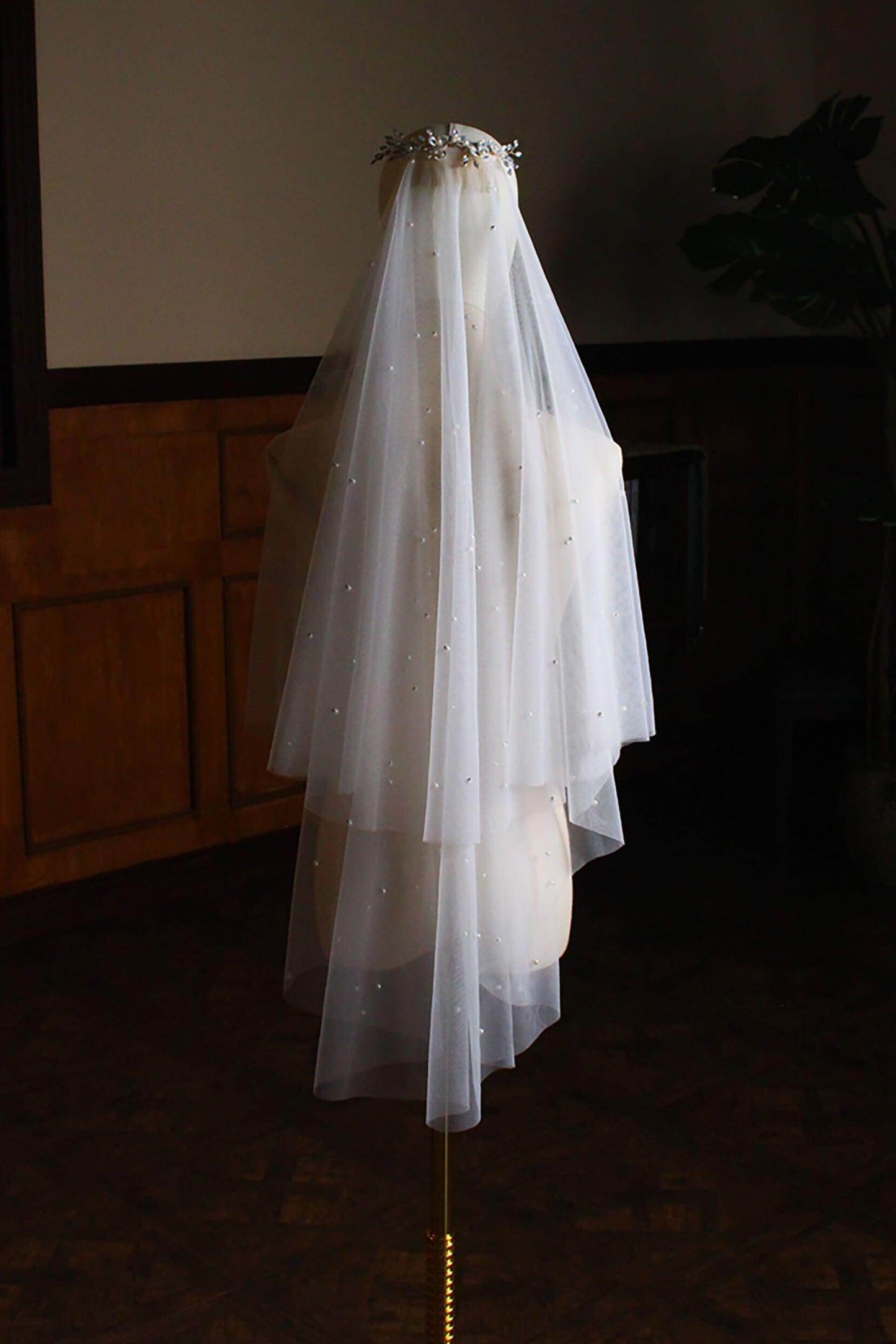 Two-tier Cut Edge Tulle Hip Veils with Appliques Beading CV0305 - COCOMELODY