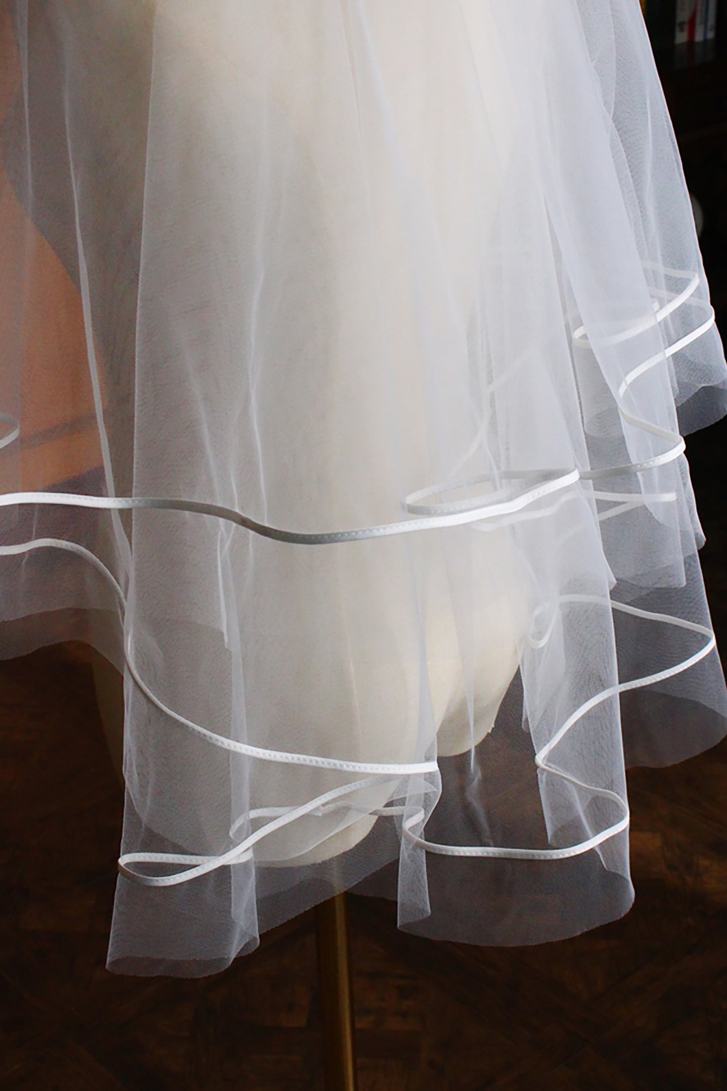 Two-tier Satin Edge Tulle Waist Veils with Ribbons CV0313