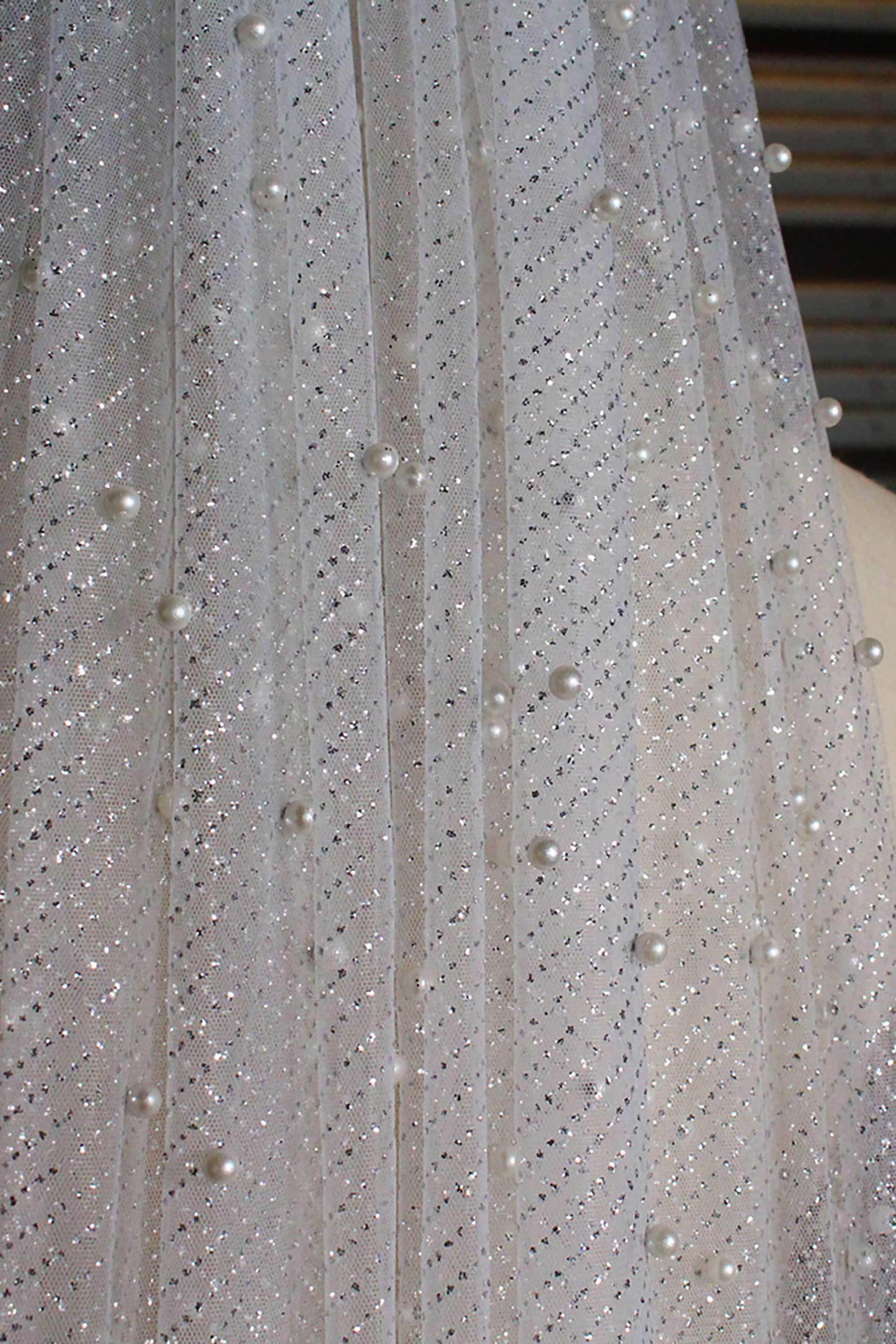 One-tier Cut Edge Tulle Chapel Veils with Pearls CV0320 - COCOMELODY