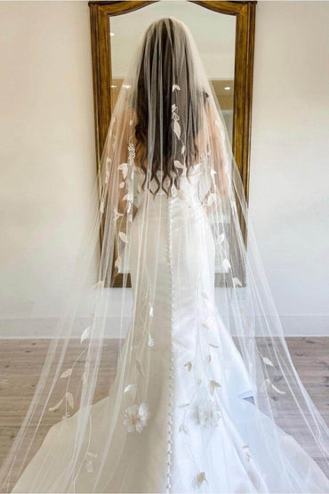 One-tier Cut Edge Tulle Chapel Veils with Appliques CV0353 - COCOMELODY