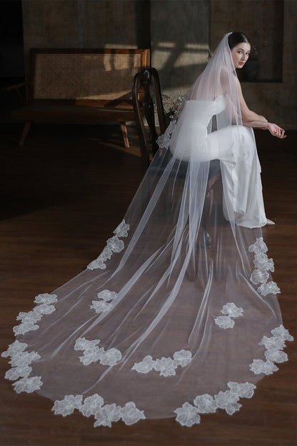 One-tier Lace Edge Tulle Lace Cathedral Veils with Appliques CV0367