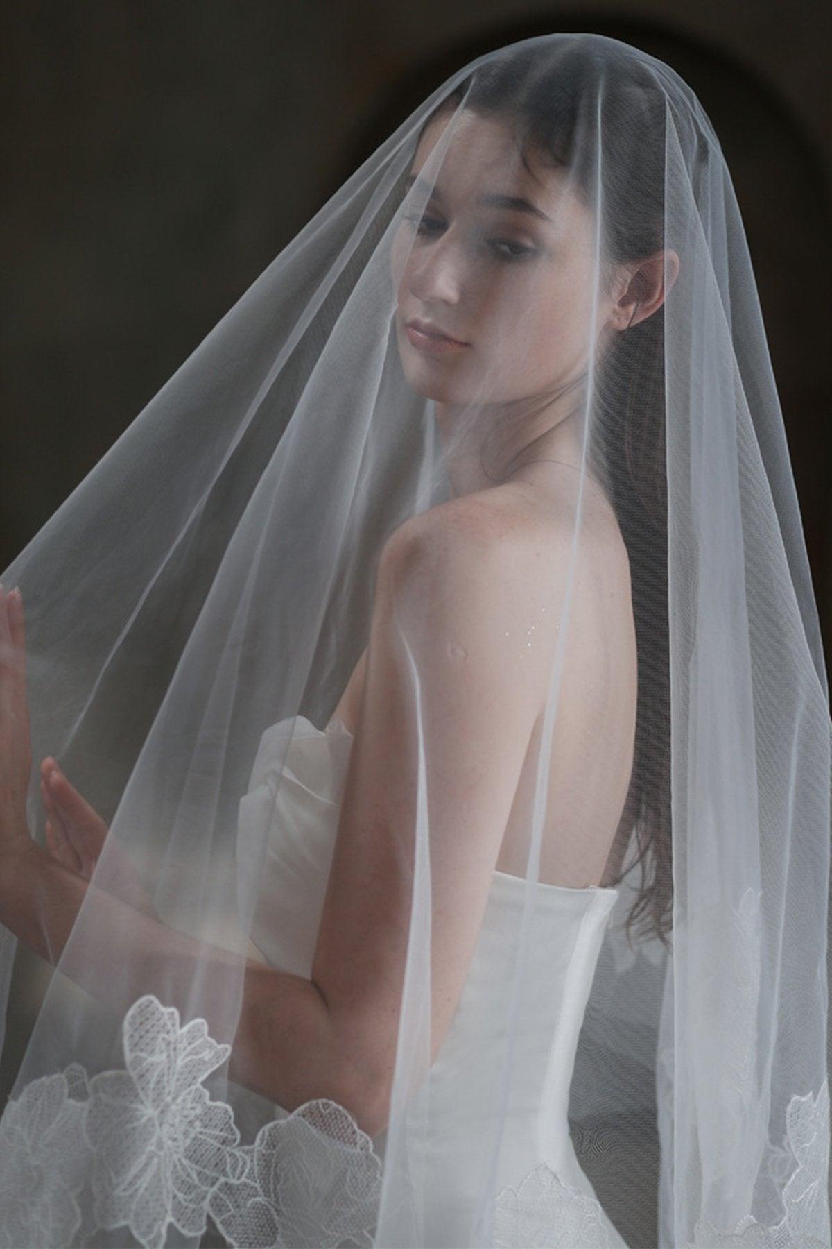 One-tier Cut Edge Tulle Lace Chapel Veils with Appliques CV0368 - COCOMELODY