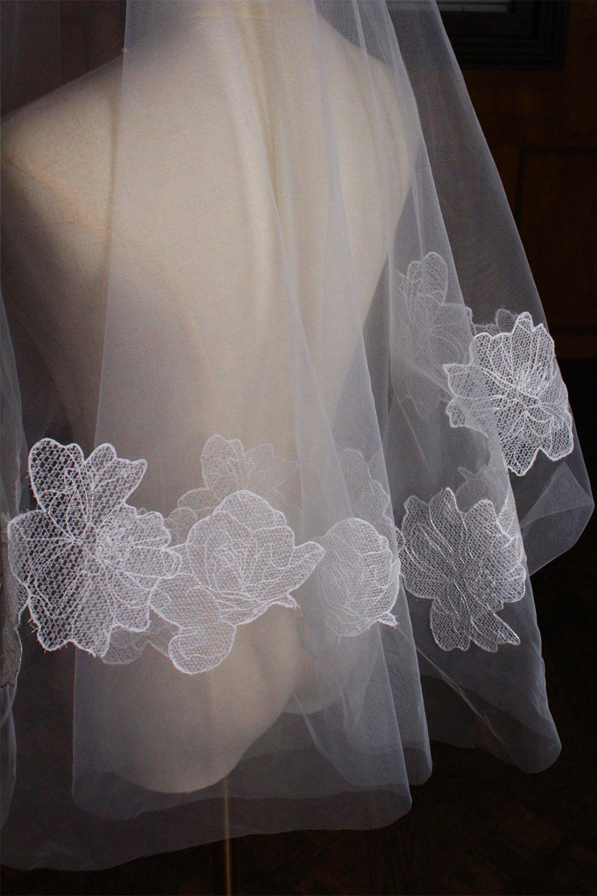 One-tier Cut Edge Tulle Lace Chapel Veils with Appliques CV0368 - COCOMELODY