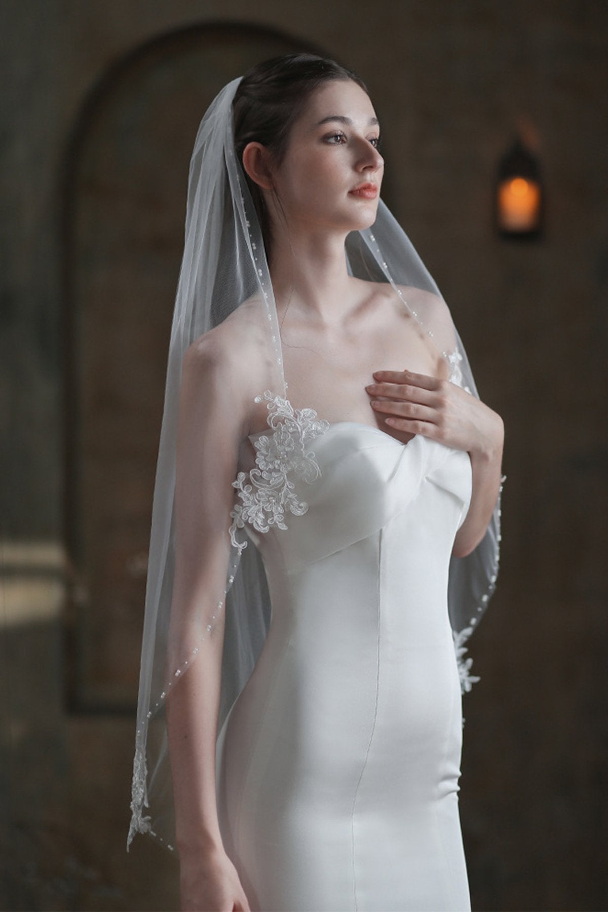 One-tier Lace Edge Tulle Lace Chapel Veils with Pearls CV0370