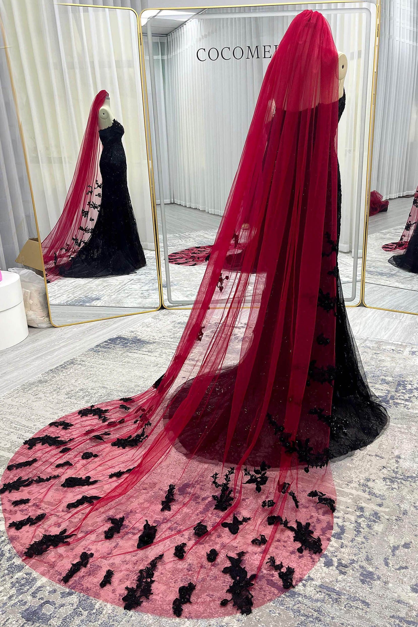 One-tier Lace Edge Tulle Chapel Veils with Appliques Beading CV0395 - COCOMELODY