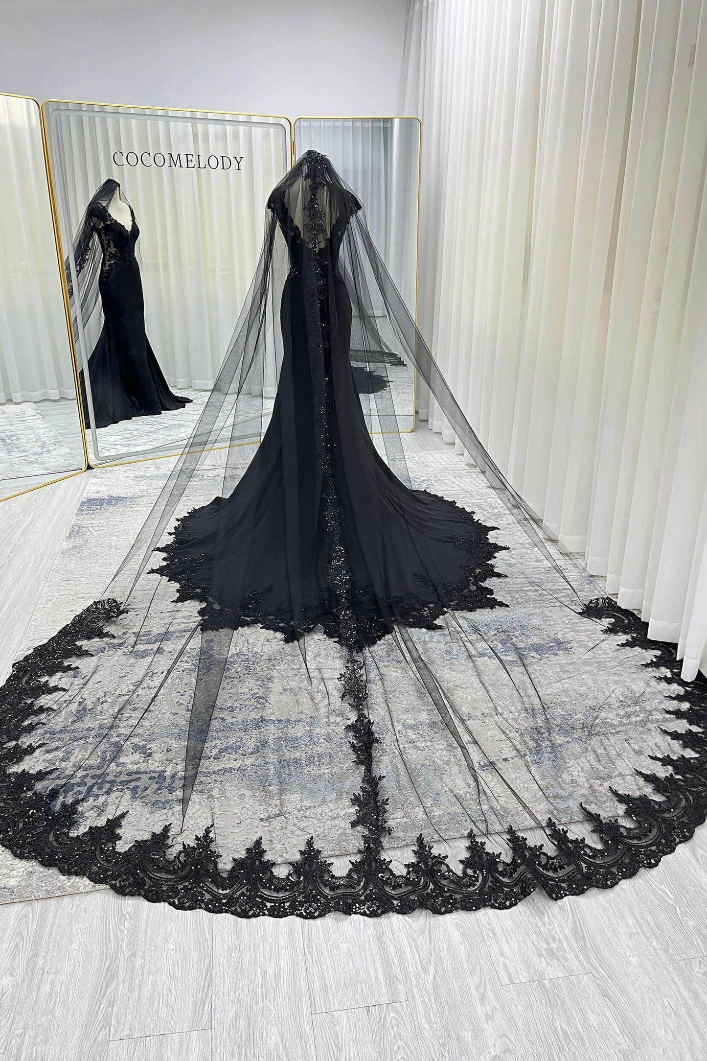 One-tier Lace Edge Tulle Chapel Veils with Appliques Beading CV0397 - COCOMELODY