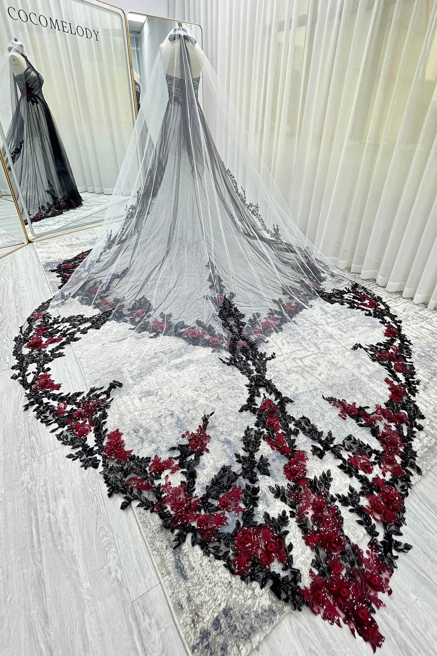 One-tier Lace Edge Tulle Cathedral Veils with Appliques Sequin CV0401 - COCOMELODY