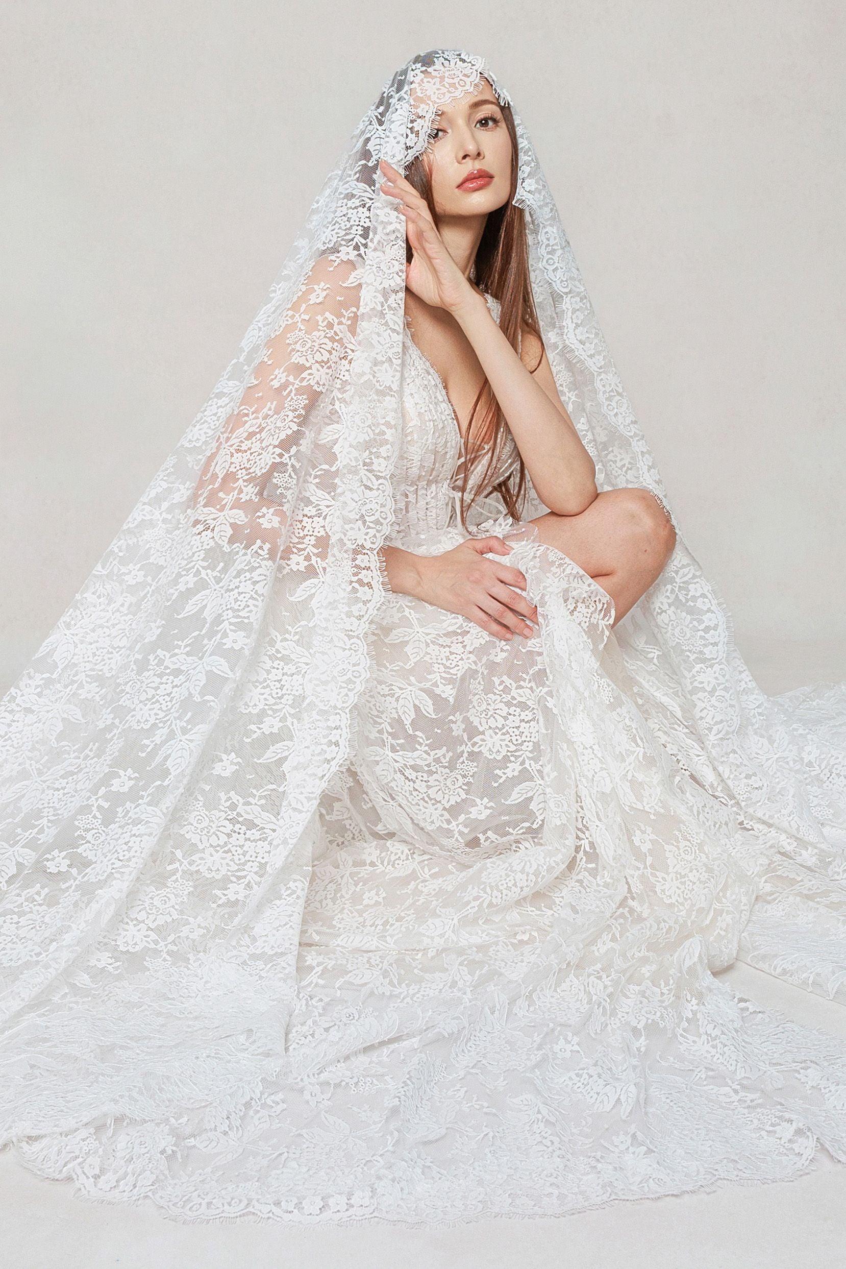 トリートユアセルフ Soft veil camisole dress One-tier Tulle Chapel Veils with Appliques COCOMELODY CV0403