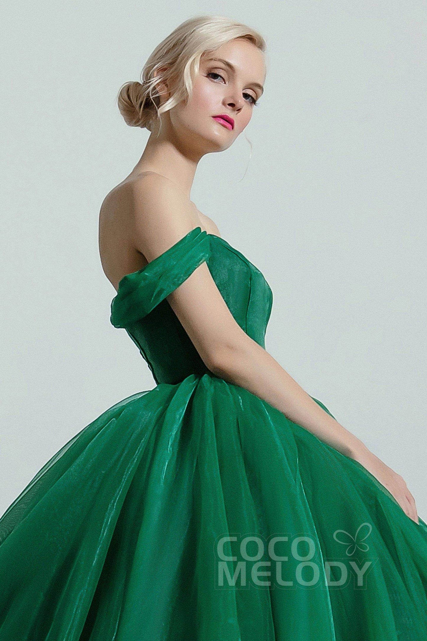 Princess Court Train Organza and Satin Wedding Dress CW2101 - COCOMELODY