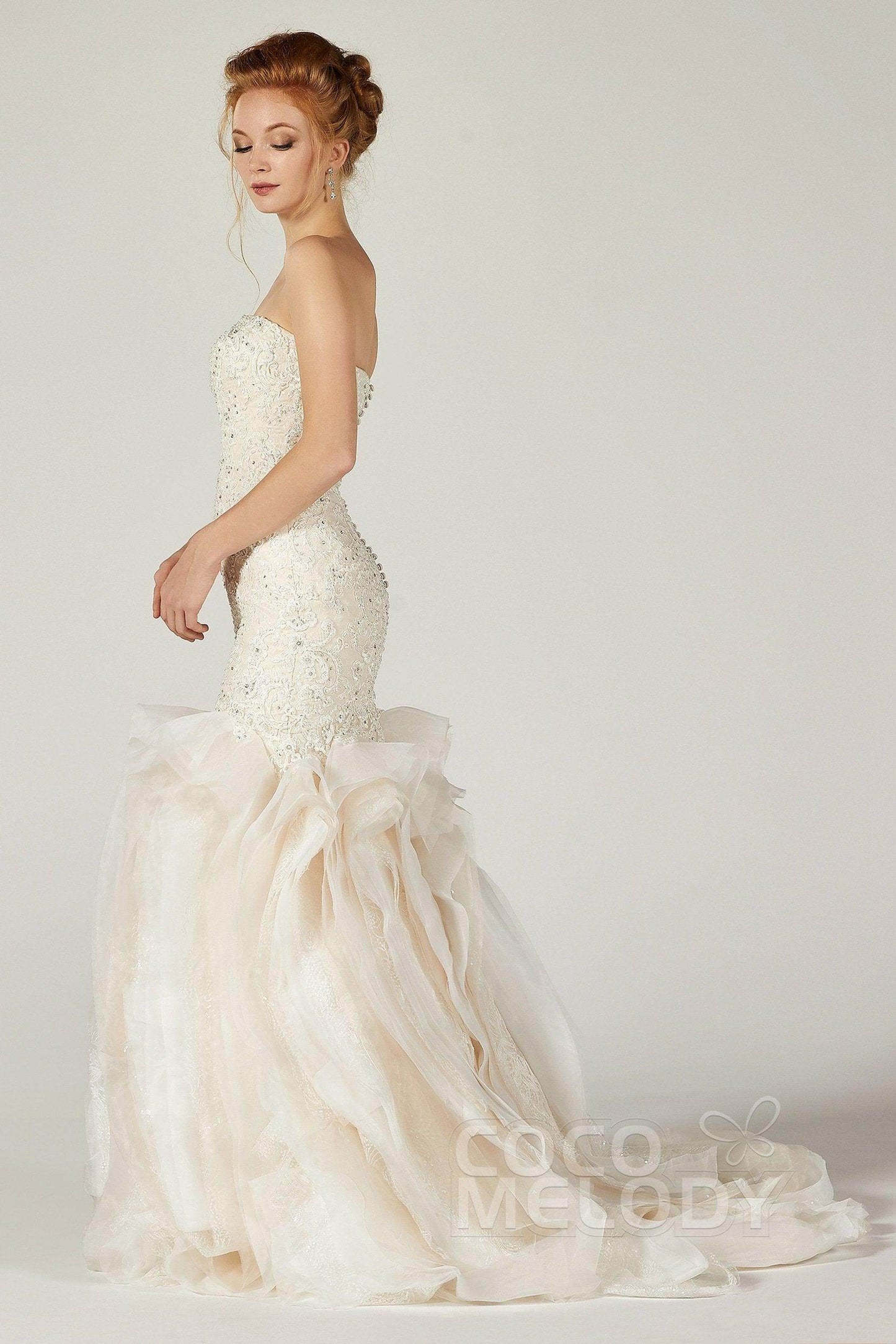 Trumpet-Mermaid Court Train Tulle Satin Wedding Dress CW2133 - COCOMELODY