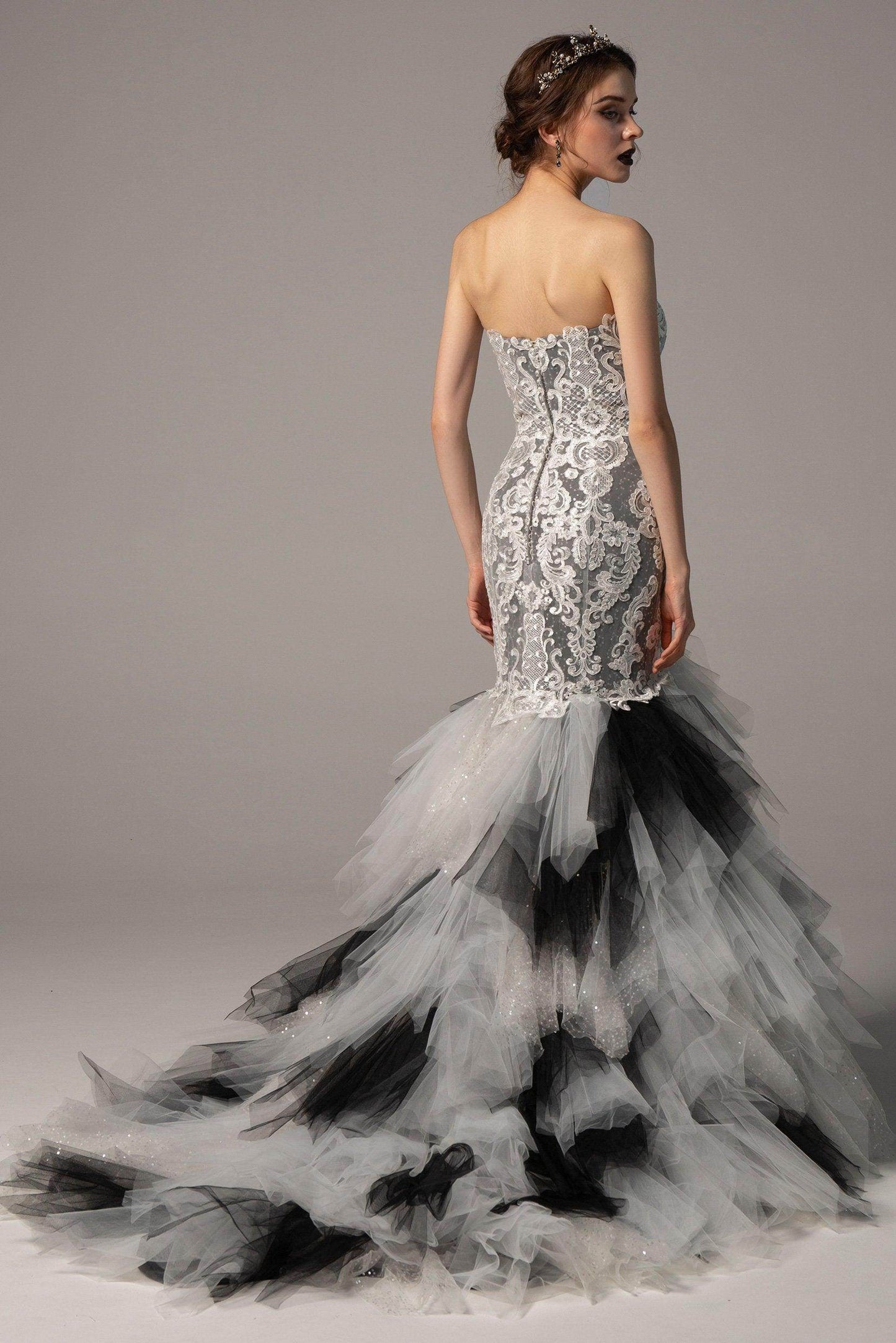 Trumpet-Mermaid Court Train Lace Tulle Wedding Dress CW2137 - COCOMELODY