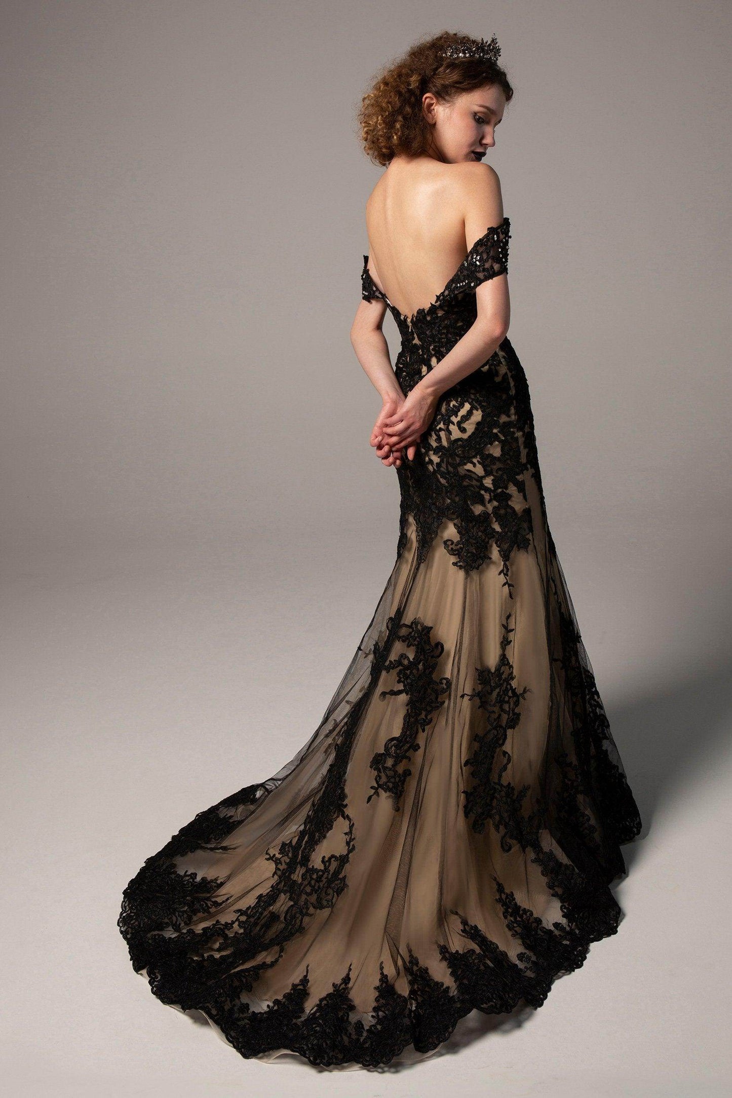 A-Line Court Train Tulle Wedding Dress CW2318 - COCOMELODY
