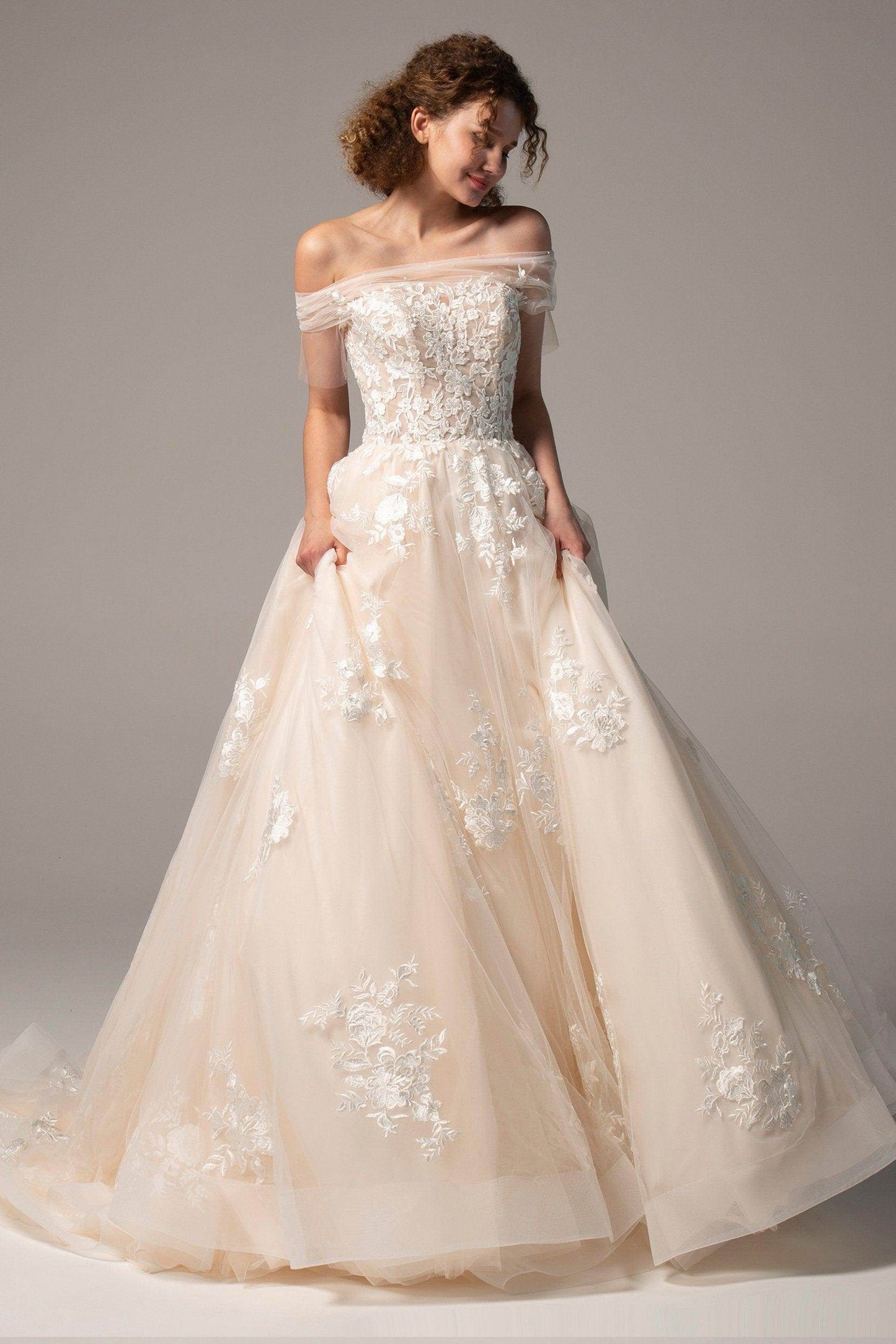 A-Line Court Train Tulle Wedding Dress CW2355 - COCOMELODY