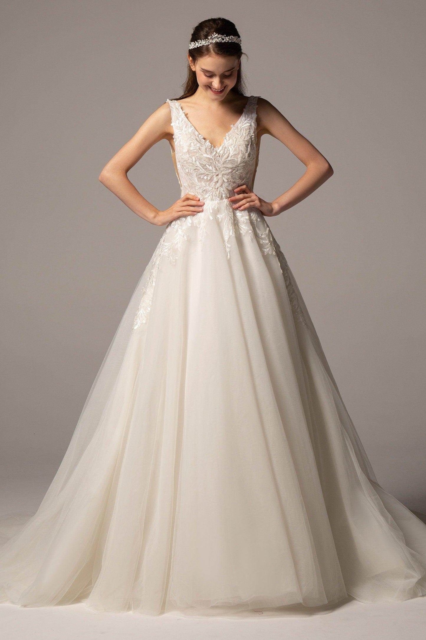 A-Line Chapel Train Tulle Wedding Dress CW2379 - COCOMELODY