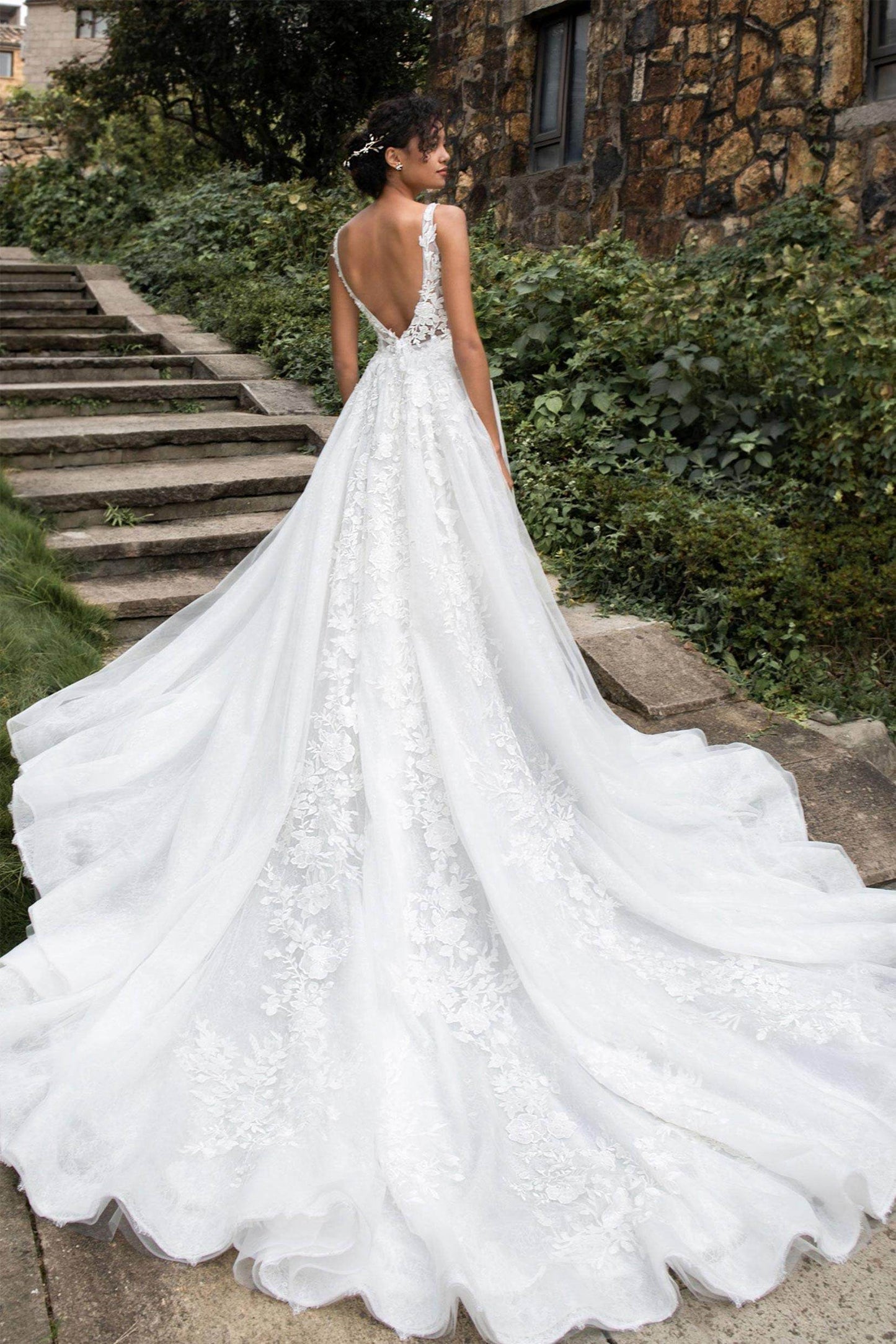 Princess Chapel Train Tulle Wedding Dress CW2386 - COCOMELODY