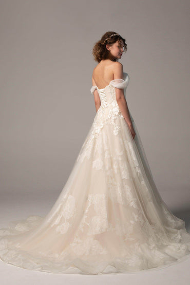 A-Line Court Train Tulle Wedding Dress CW2390 - COCOMELODY