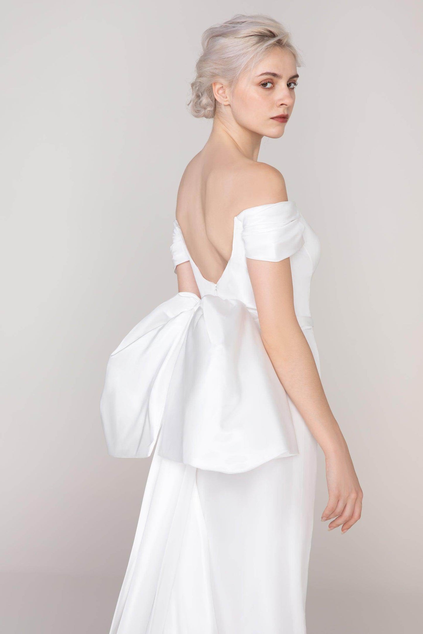 Trumpet Sweep-Brush Train Taffeta Wedding Dress CW2432 - COCOMELODY