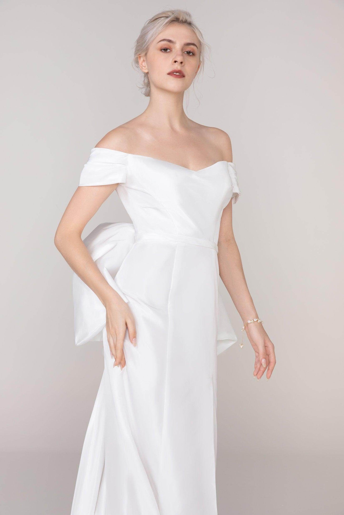 Trumpet Sweep-Brush Train Taffeta Wedding Dress CW2432 - COCOMELODY
