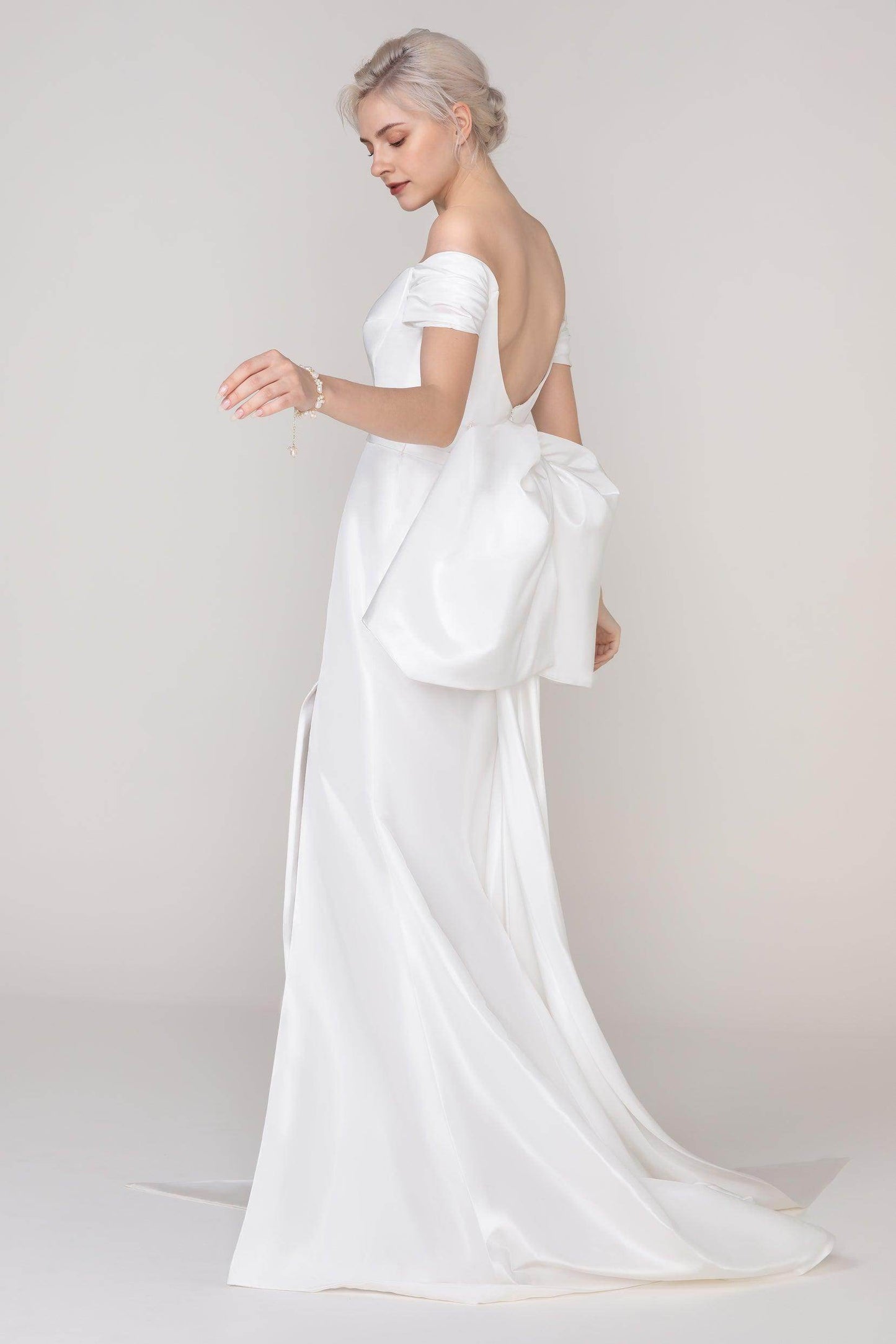 Trumpet Sweep-Brush Train Taffeta Wedding Dress CW2432 - COCOMELODY